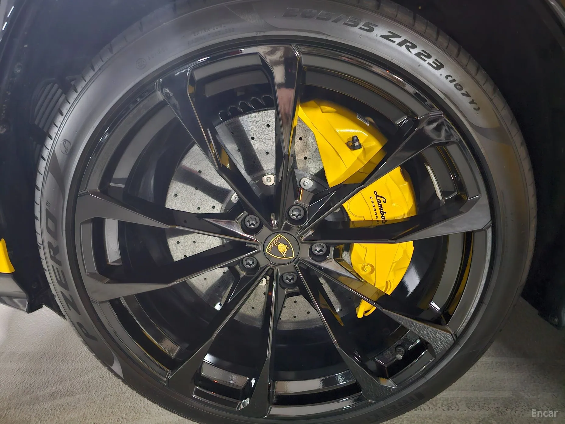 Lamborghini Urus превью 5