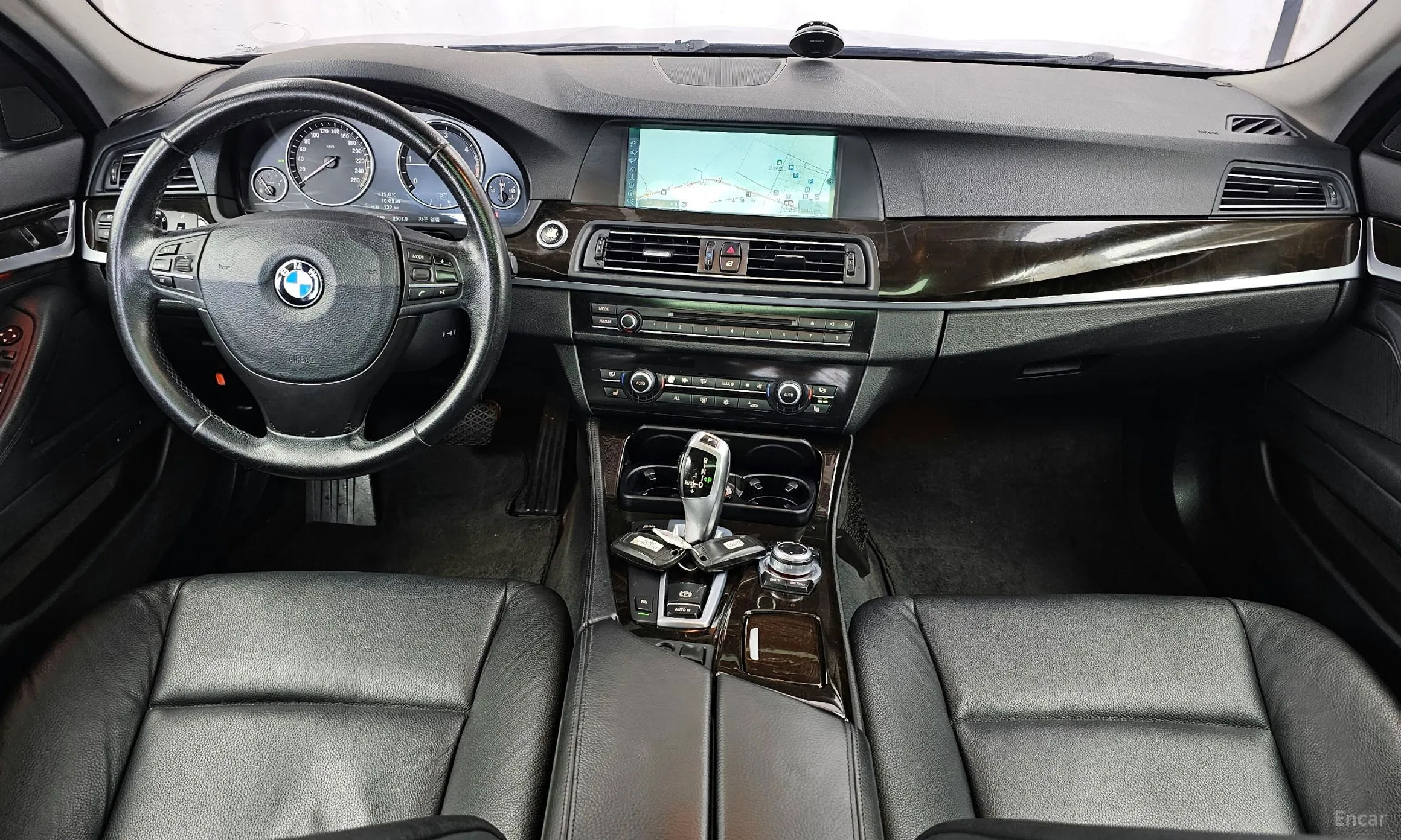 BMW 5 Series (F10) превью 4