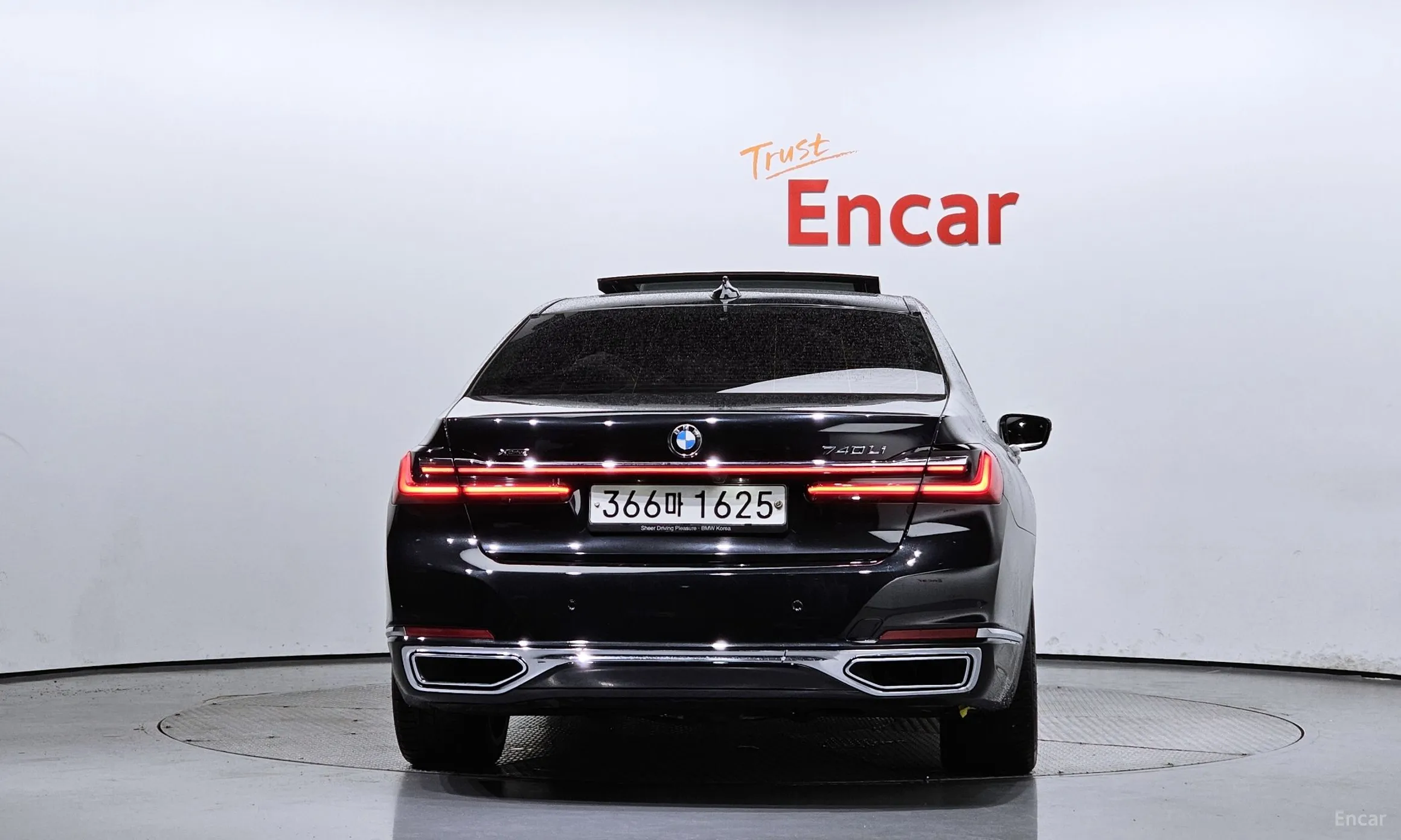 BMW 7 Series (G11) превью 3