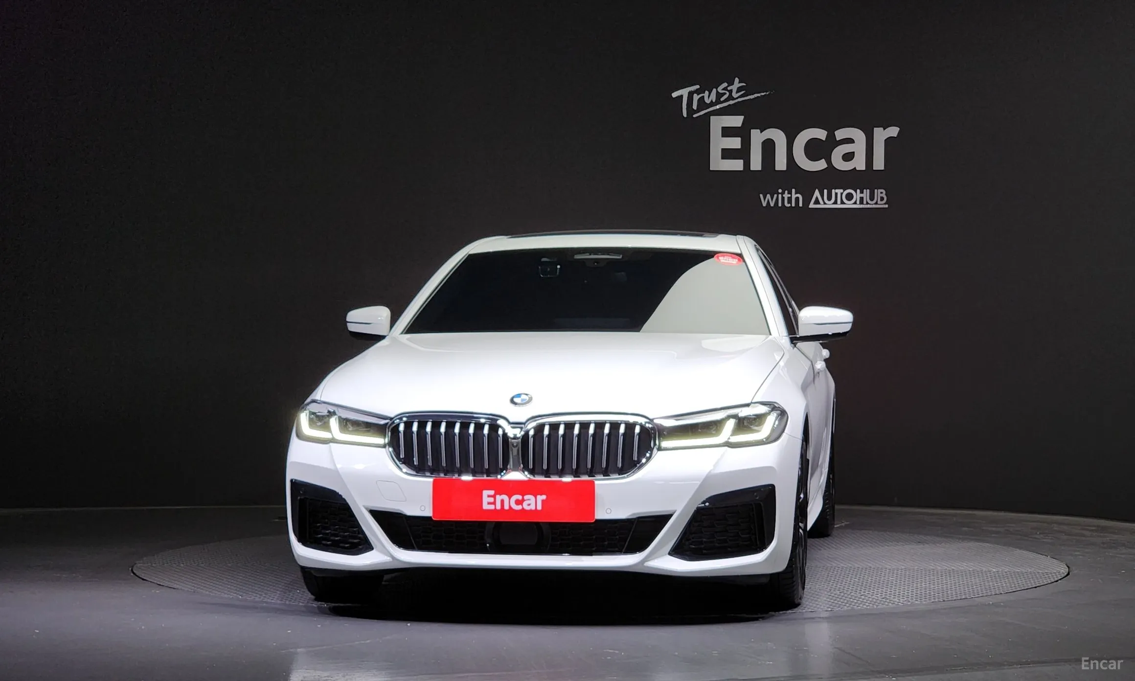 BMW 5 Series (G30) превью 2