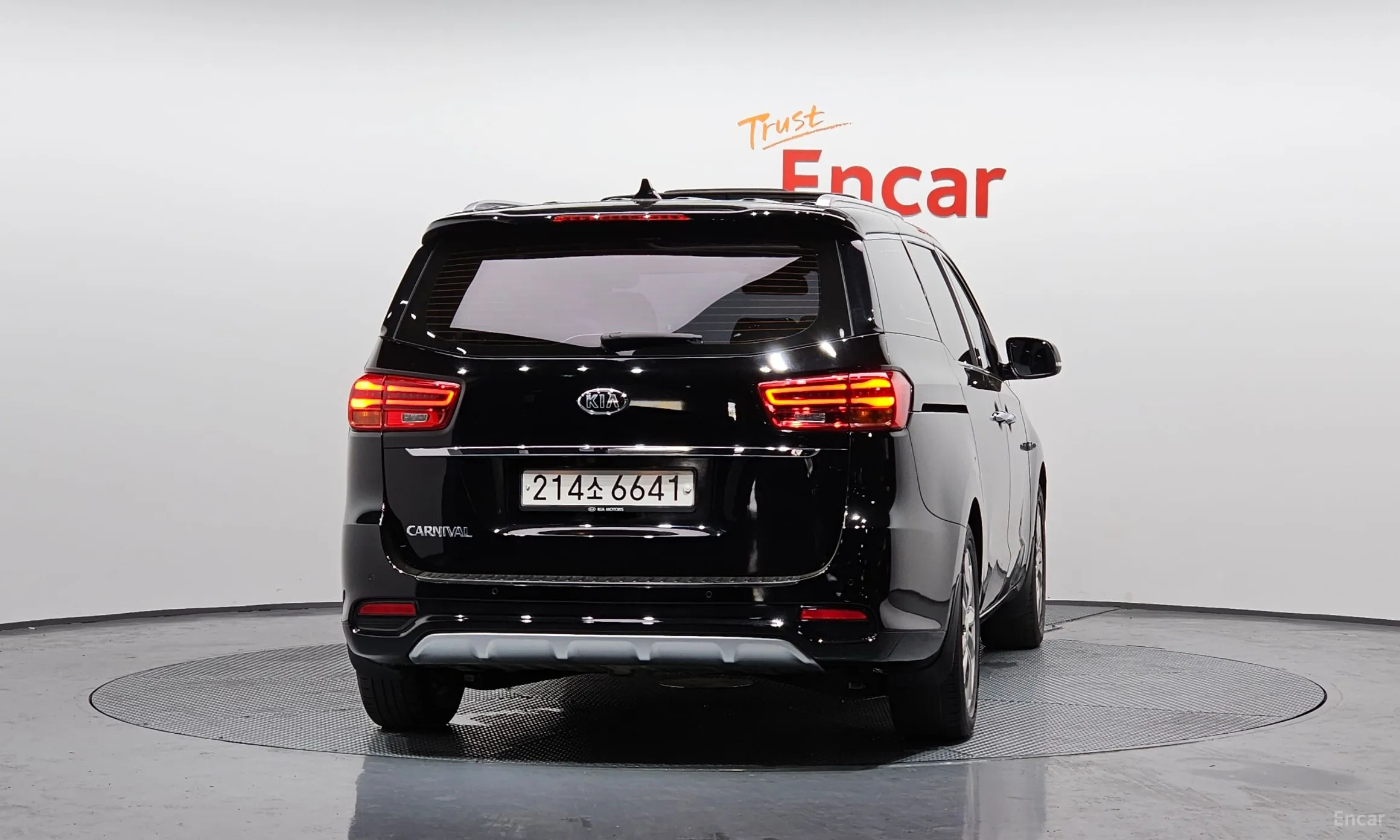 Kia Carnival превью 3