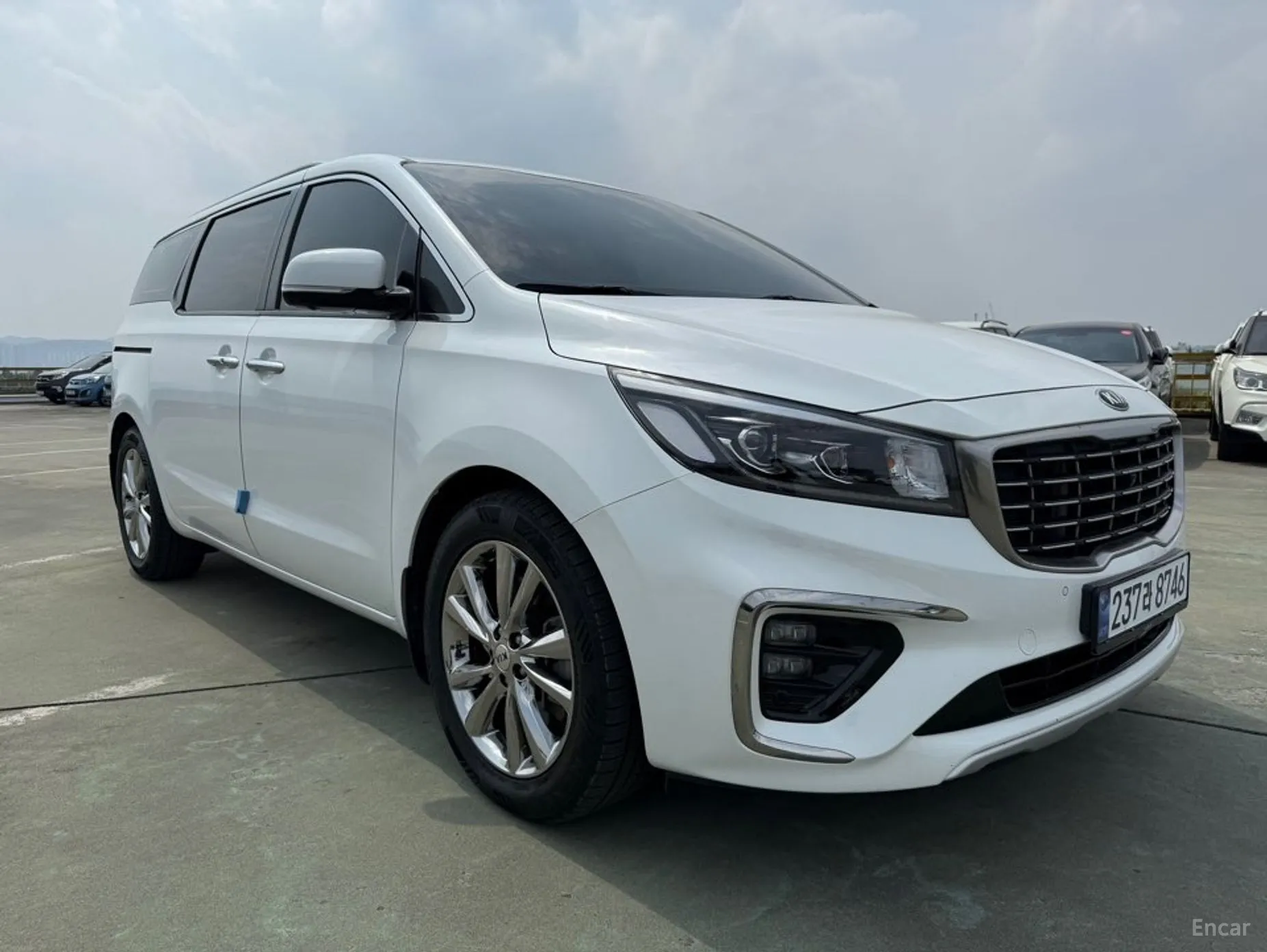 Kia Carnival превью 2