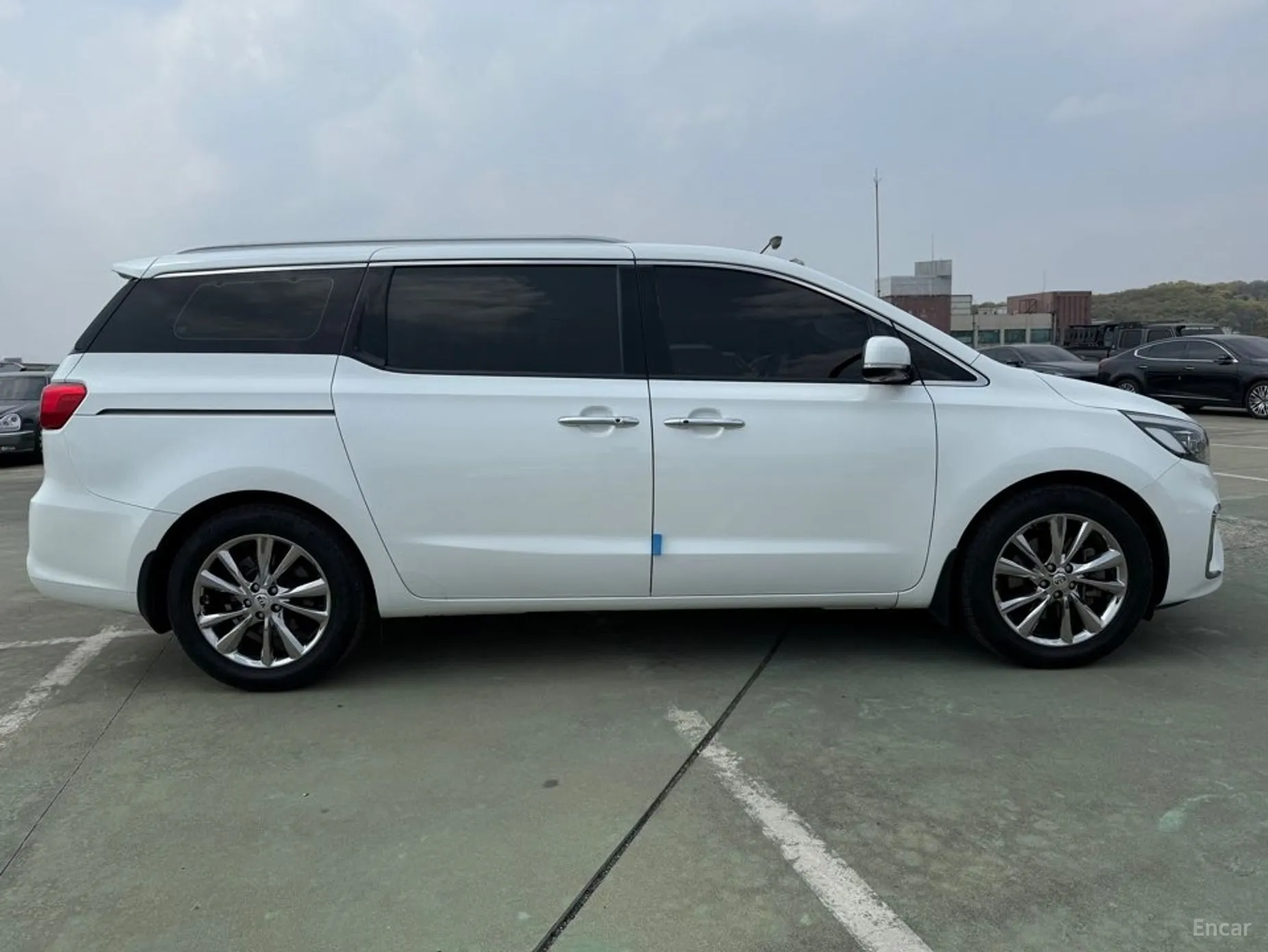 Kia Carnival превью 4