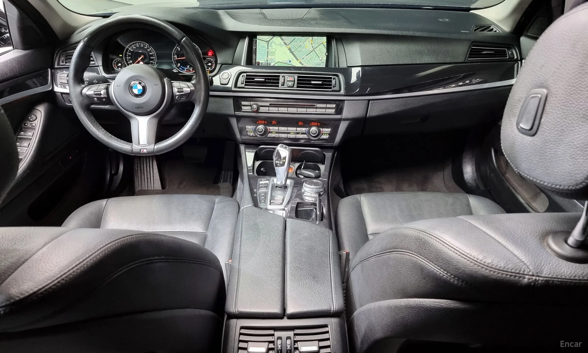 BMW 5 Series (F10) превью 4
