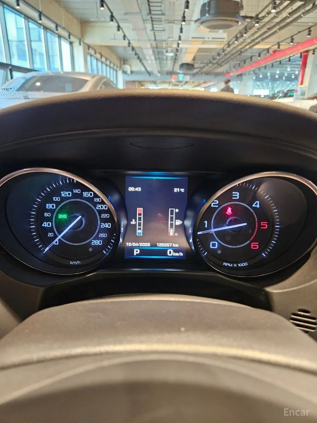Jaguar XE превью 10
