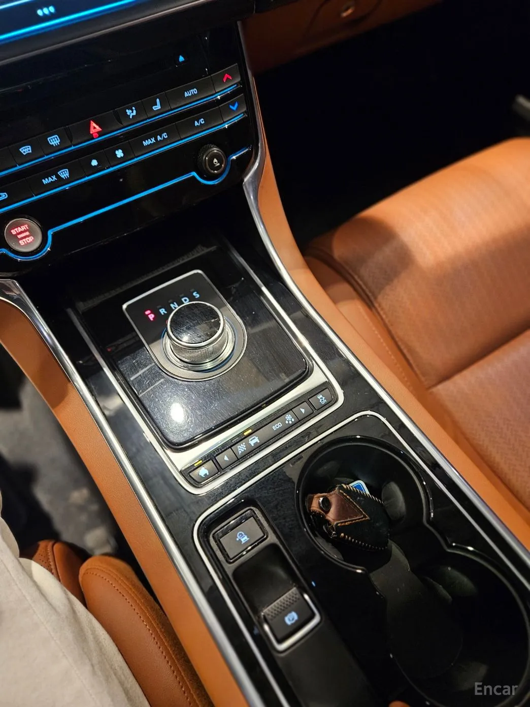 Jaguar XE превью 11