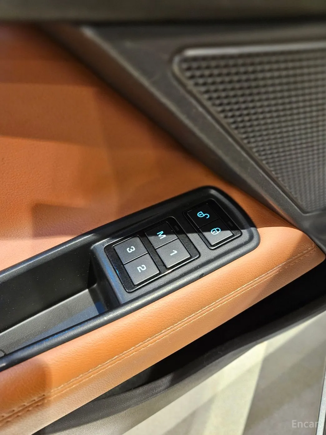 Jaguar XE превью 14