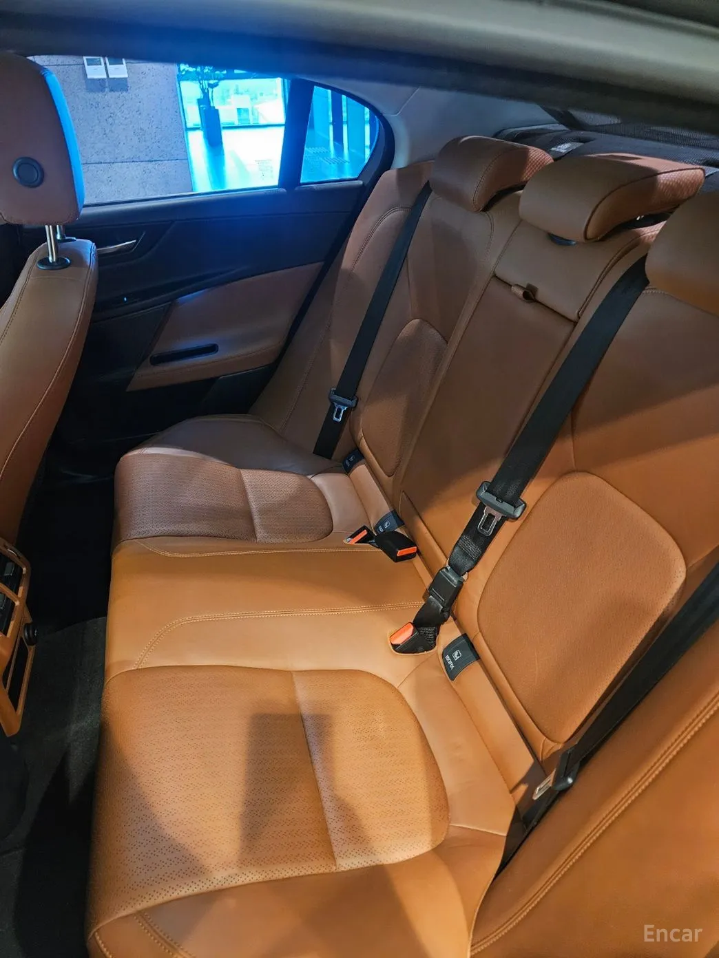 Jaguar XE превью 17