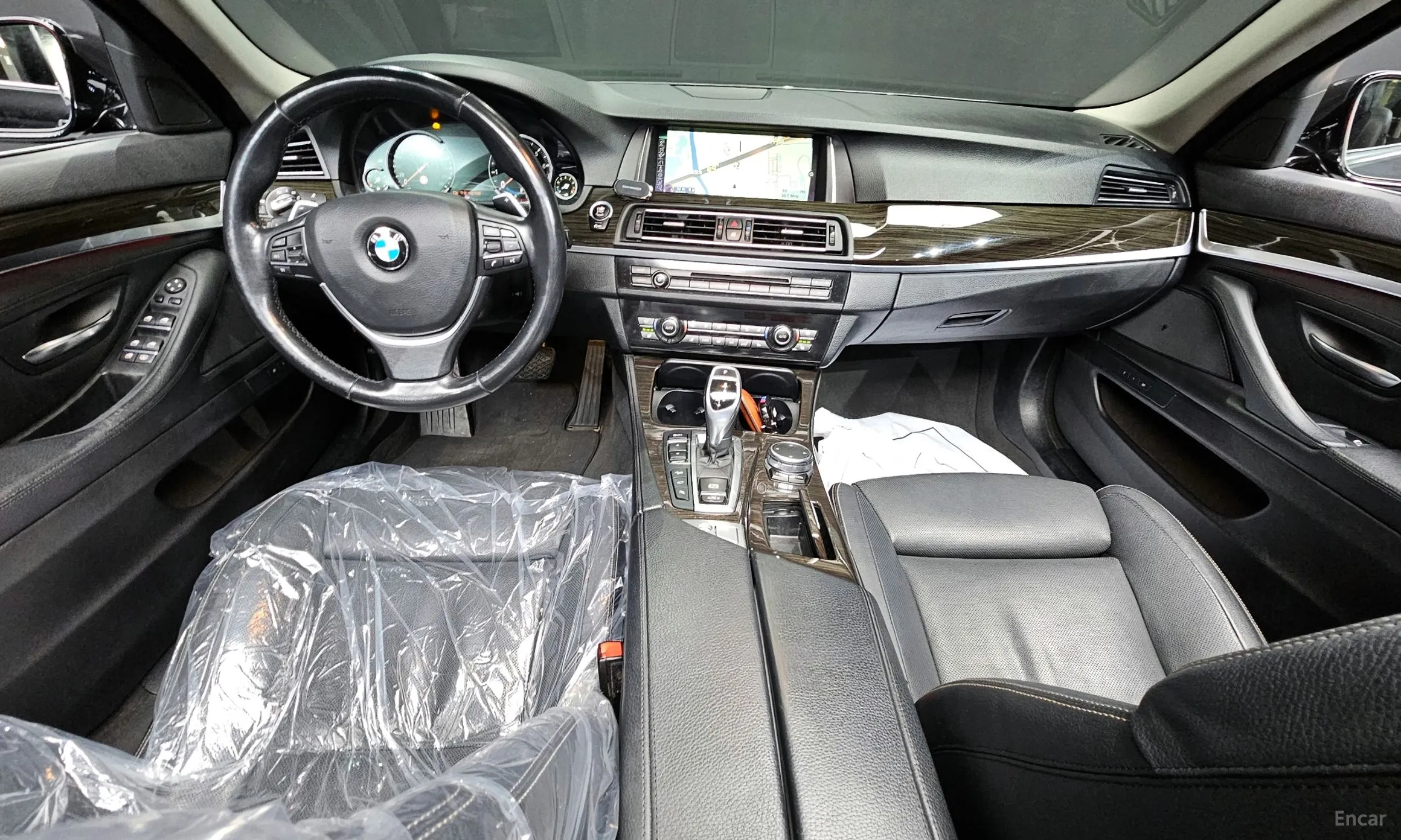 BMW 5 Series (F10) превью 4