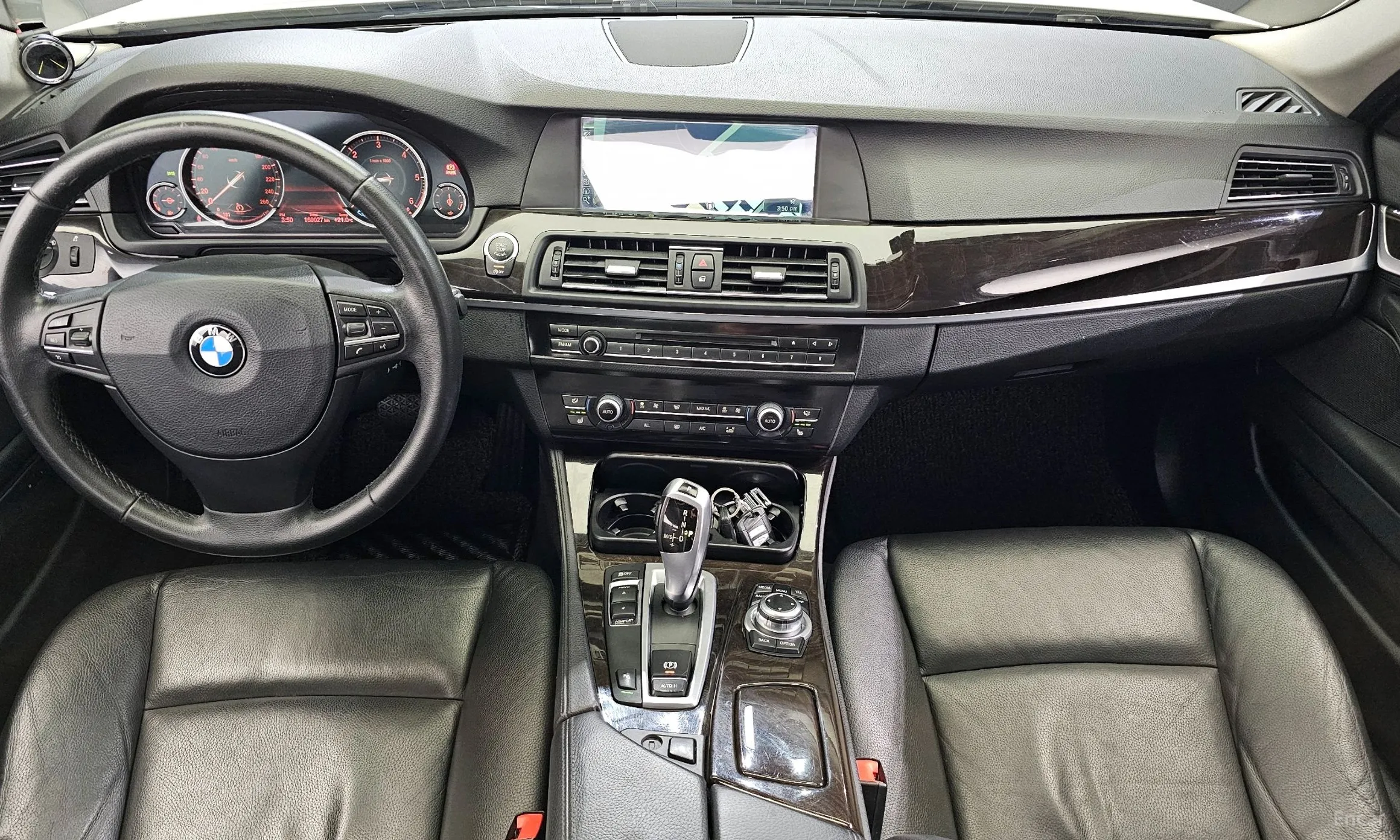 BMW 5 Series (F10) превью 4