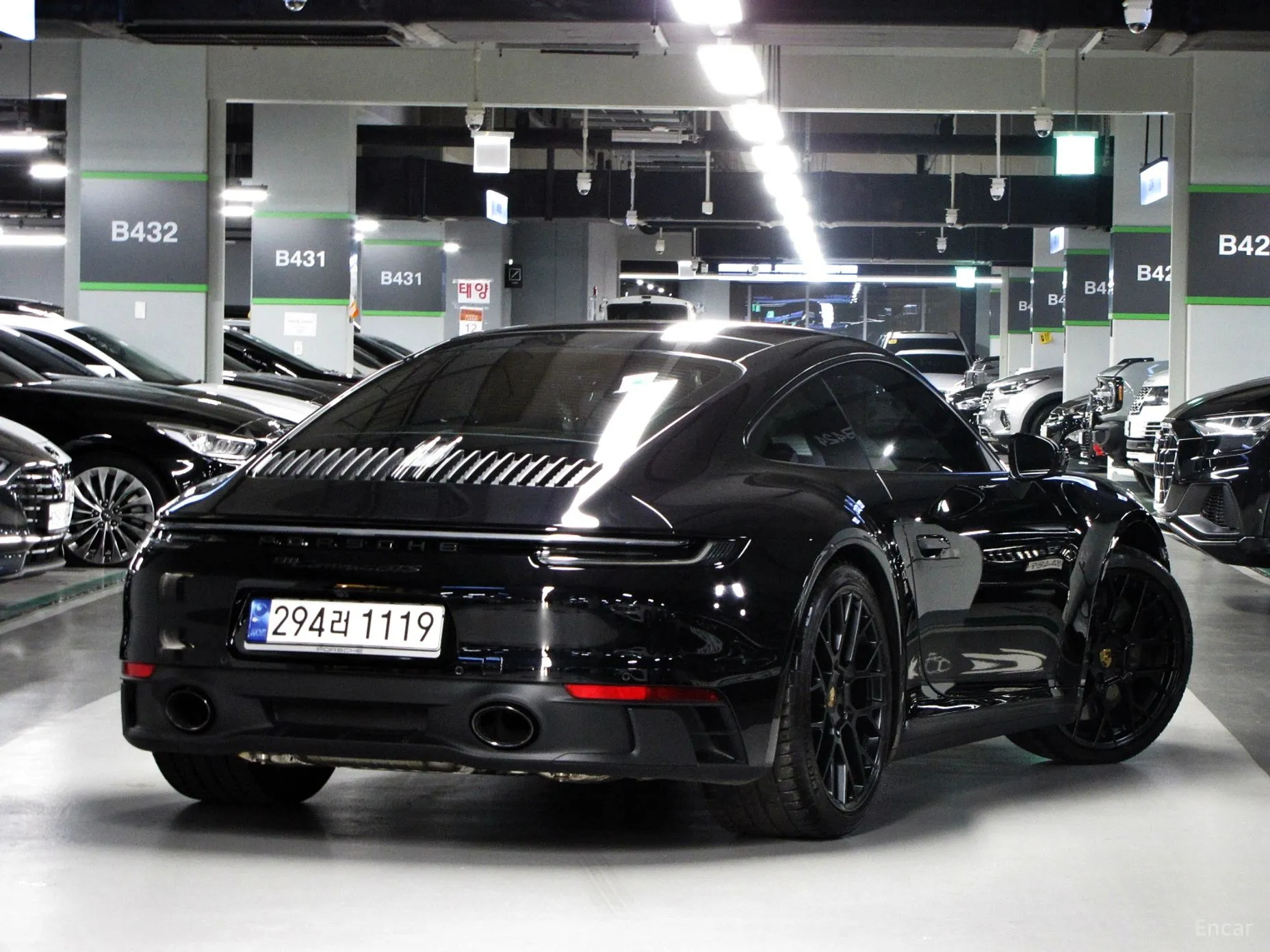 Porsche 911 (992) превью 3