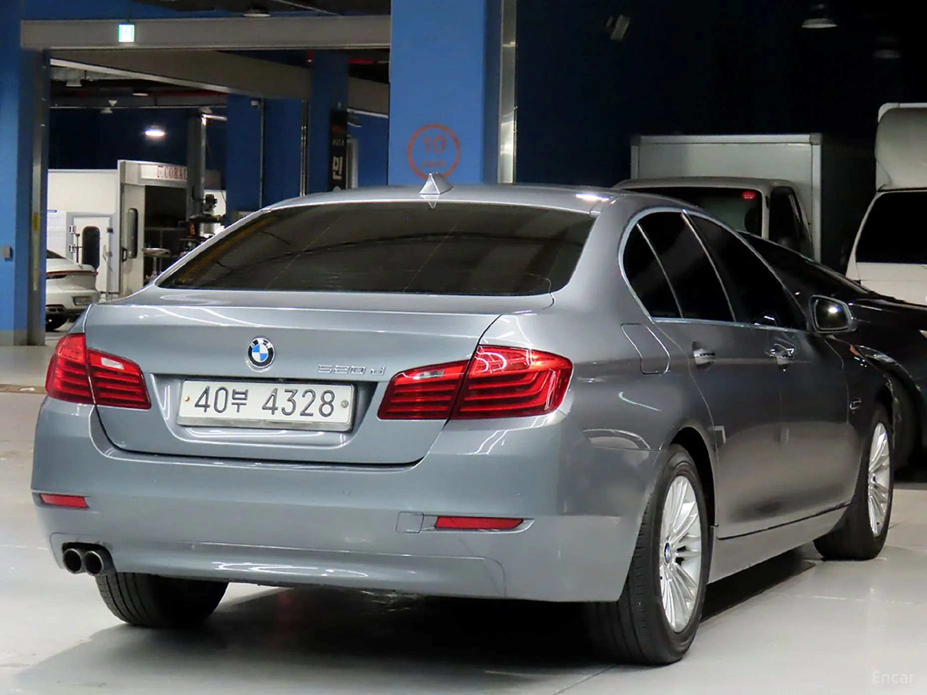 BMW 5 Series (F10) превью 3