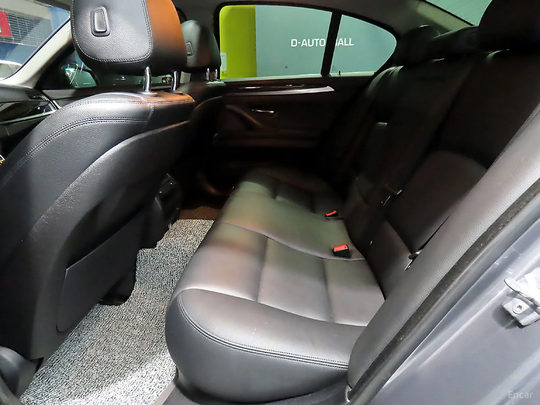 BMW 5 Series (F10) превью 4