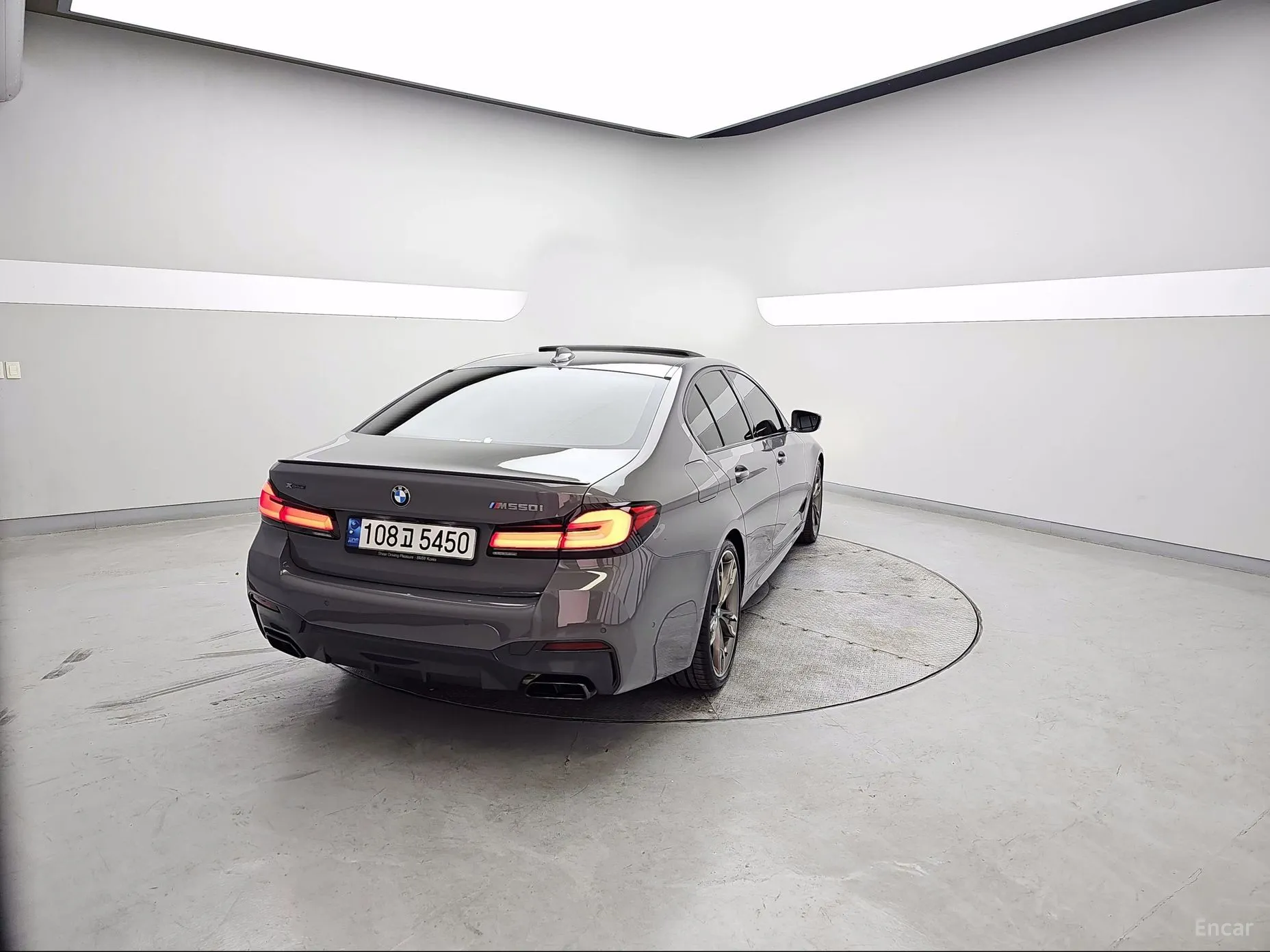 BMW 5 Series (G30) превью 3