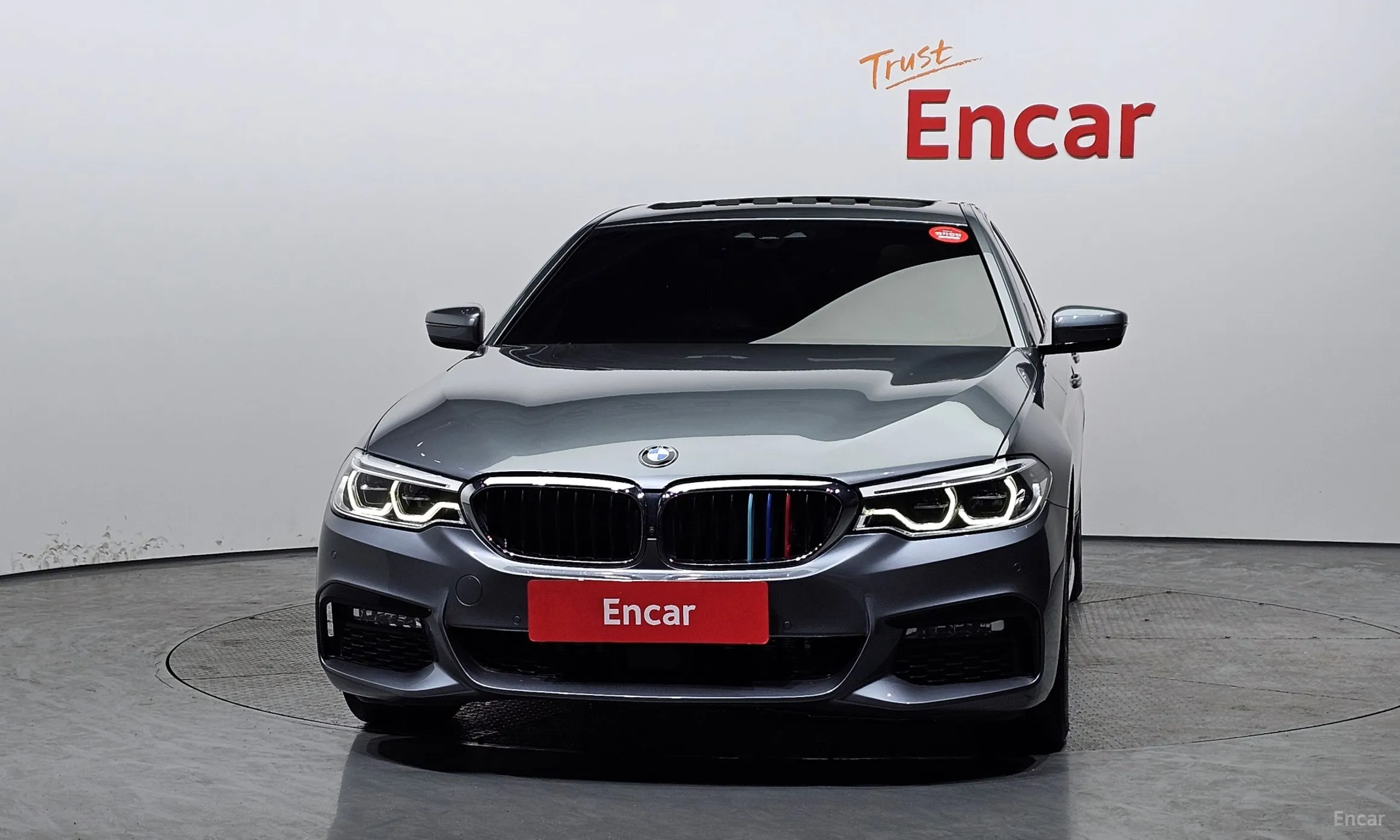 BMW 5 Series (G30) превью 2