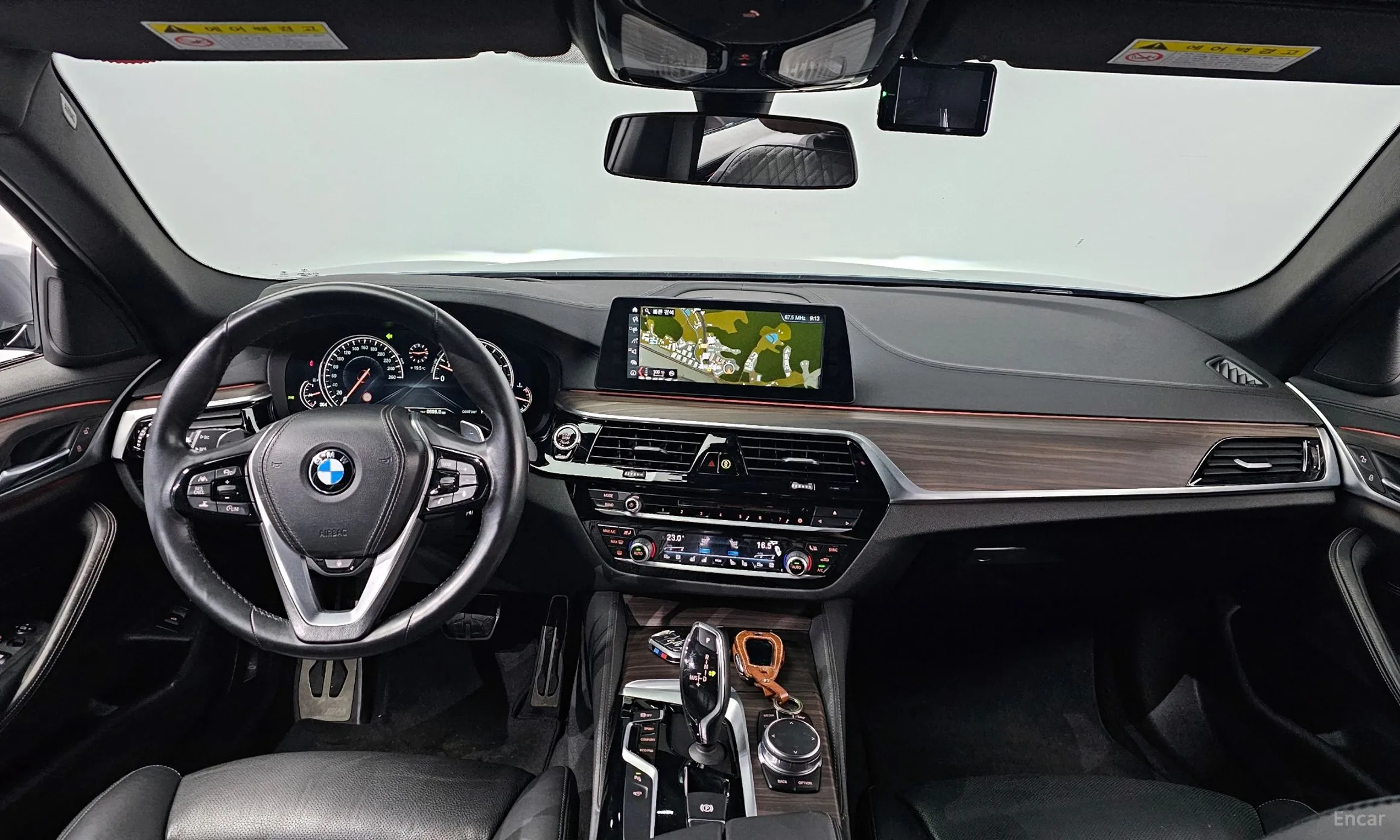 BMW 5 Series (G30) превью 4