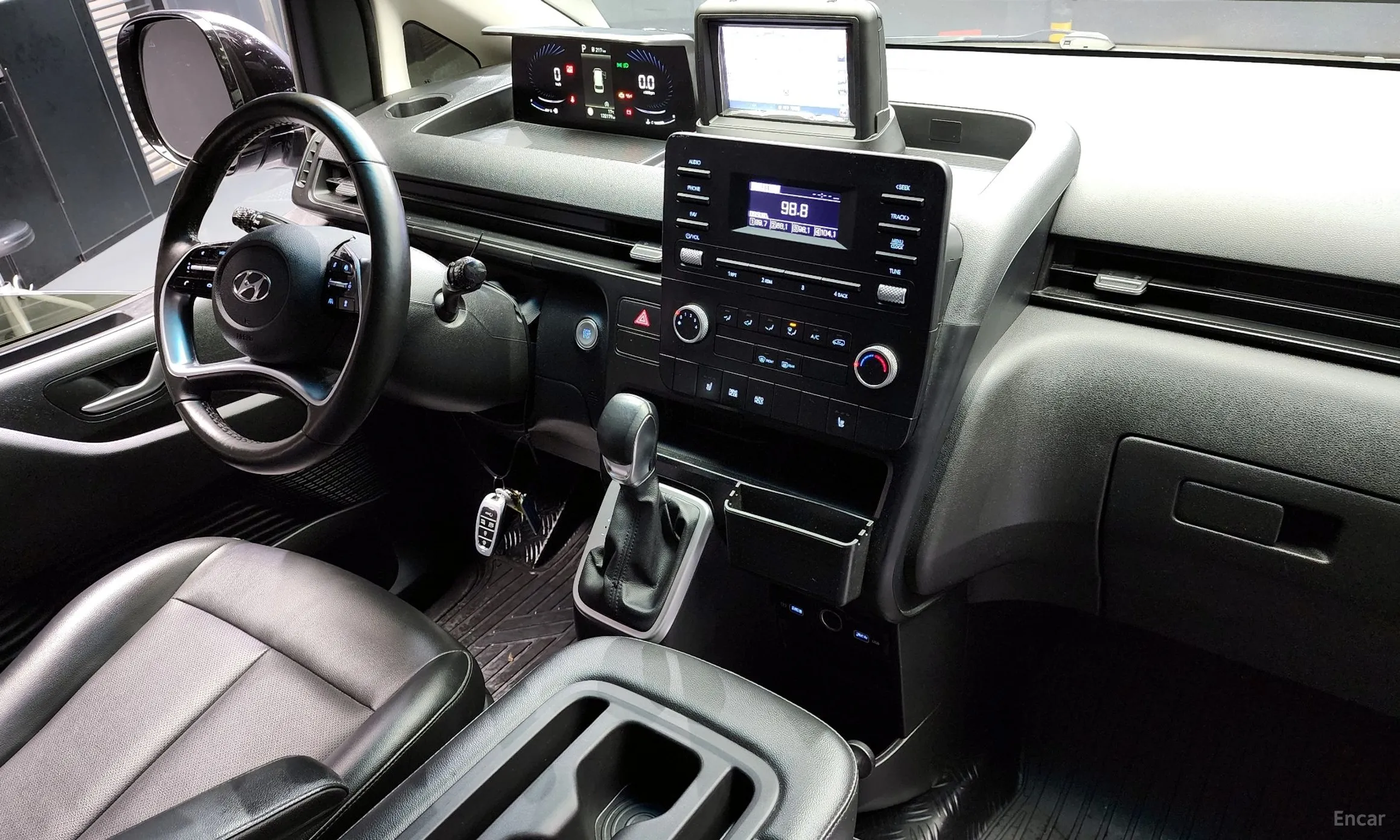 Hyundai Staria превью 4