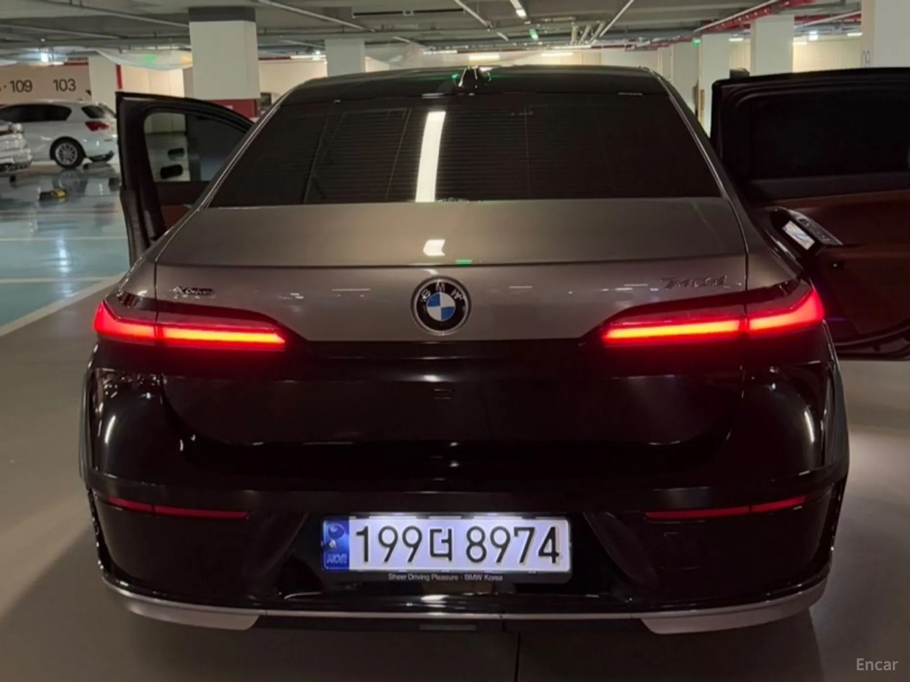BMW 7 Series (G70) превью 3