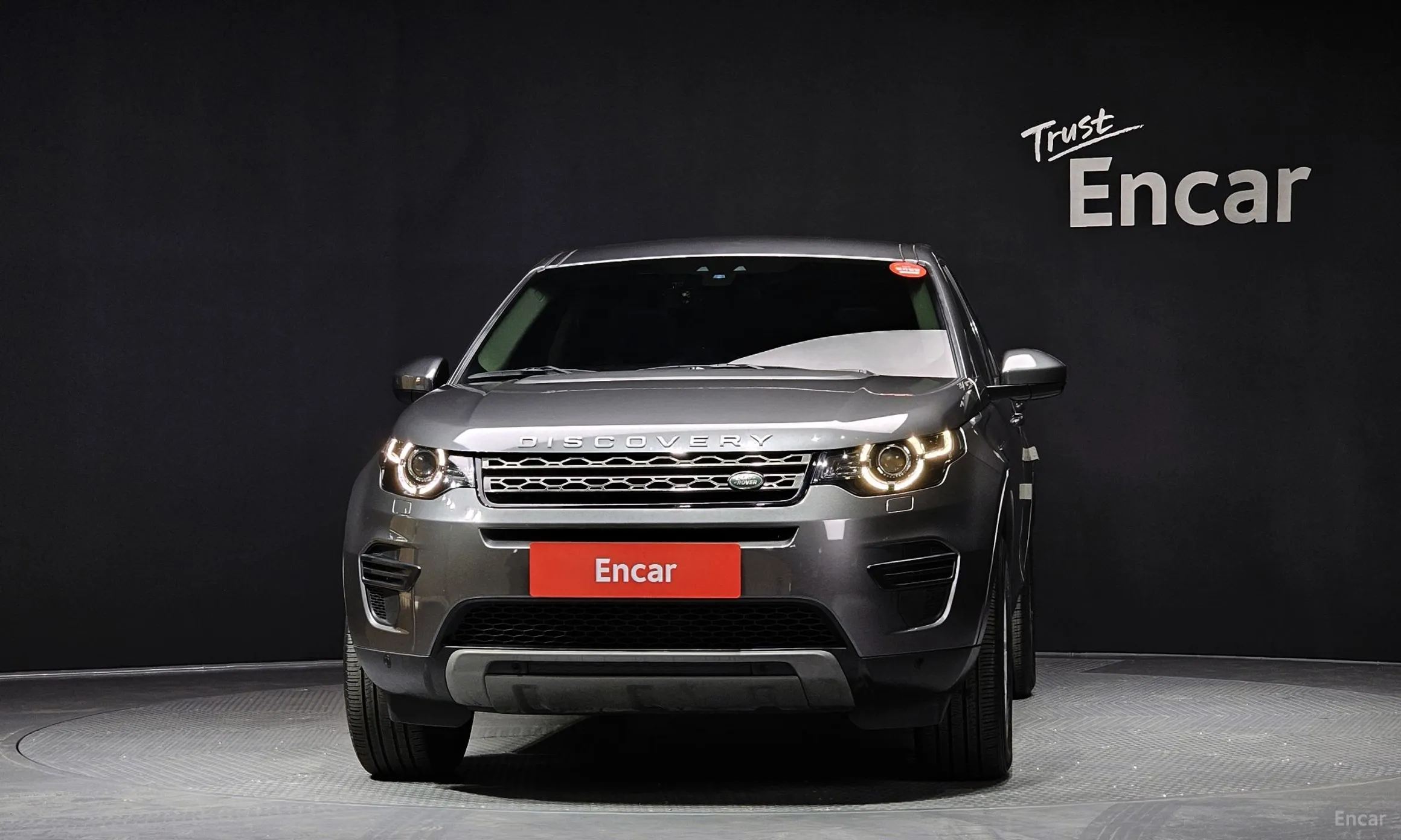 Land Rover Discovery Sports превью 2