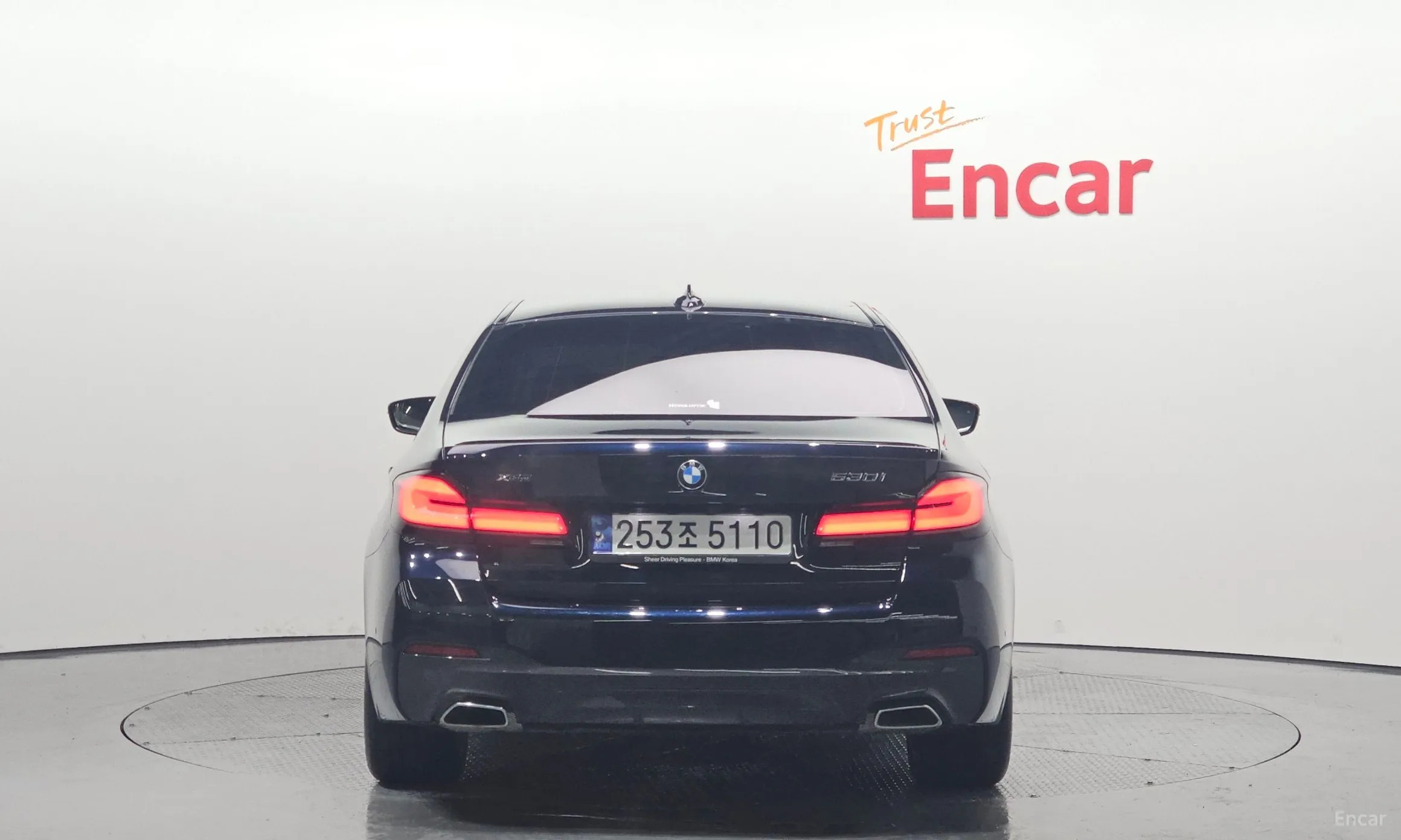 BMW 5 Series (G30) превью 3