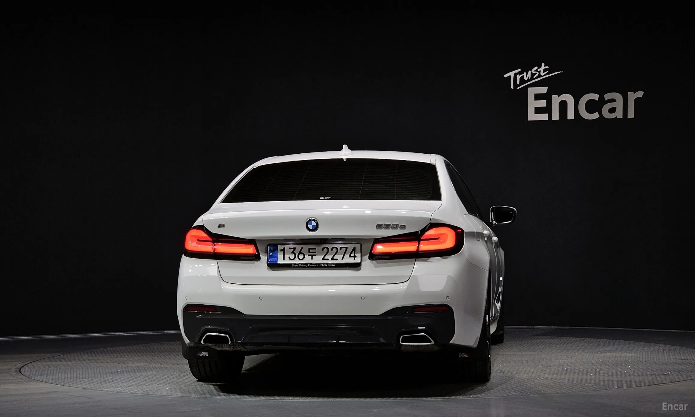 BMW 5 Series (G30) превью 3