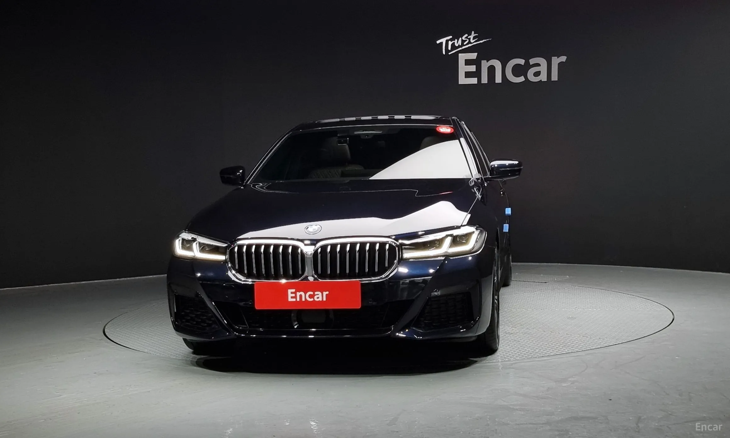 BMW 5 Series (G30) превью 2