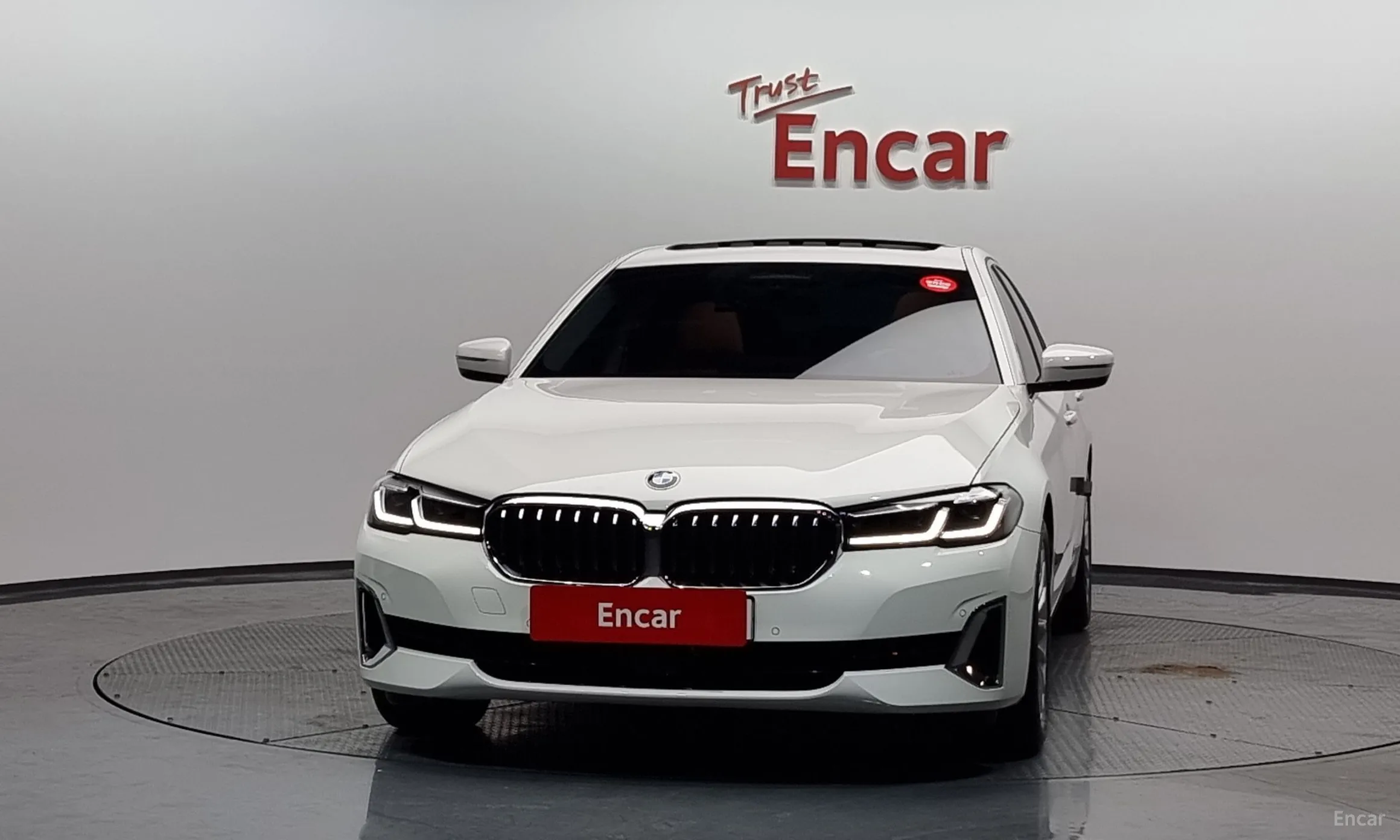 BMW 5 Series (G30) превью 2