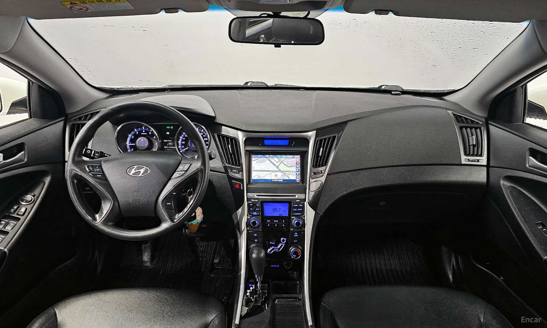 Hyundai YF Sonata превью 4