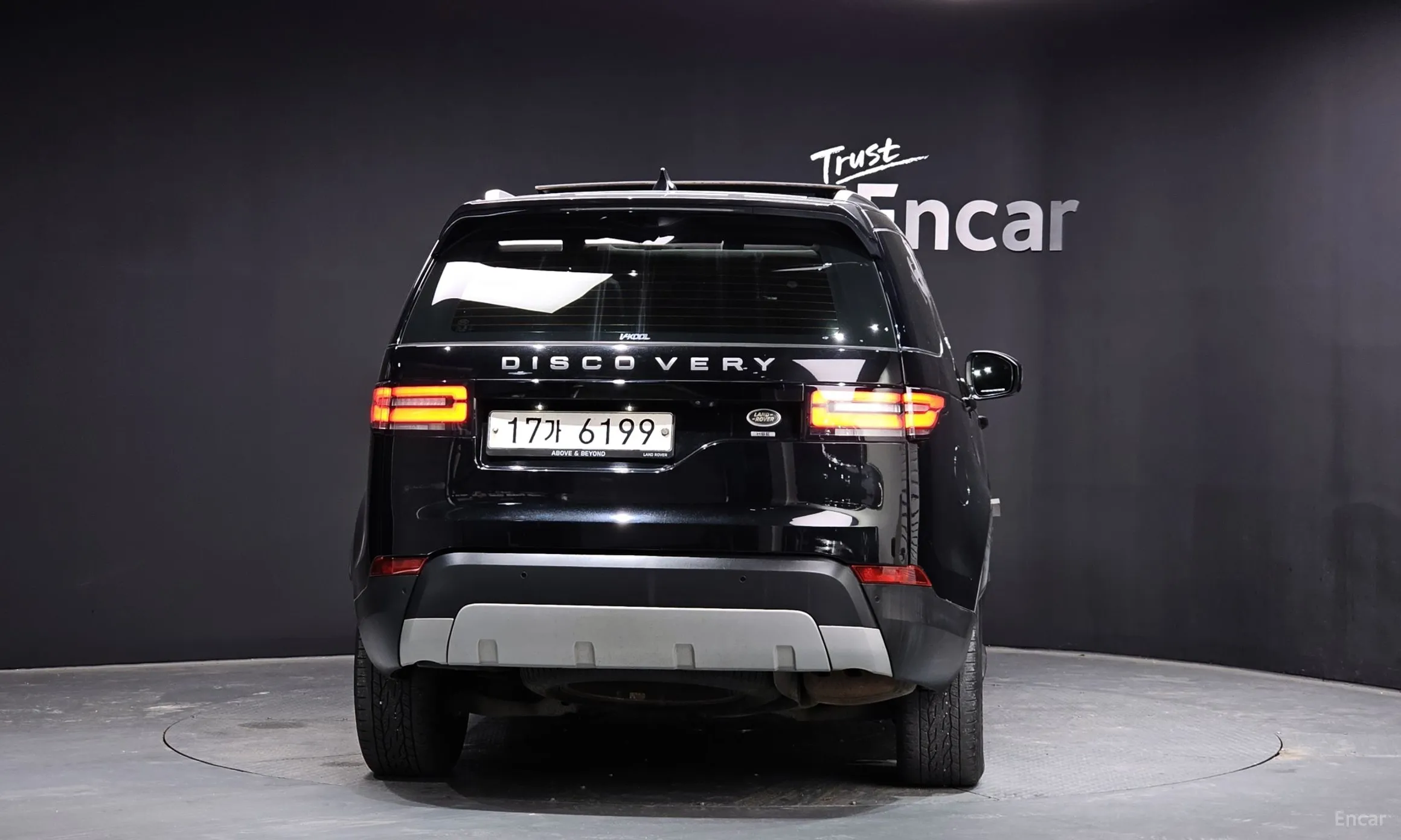 Land Rover Discovery 5 превью 3