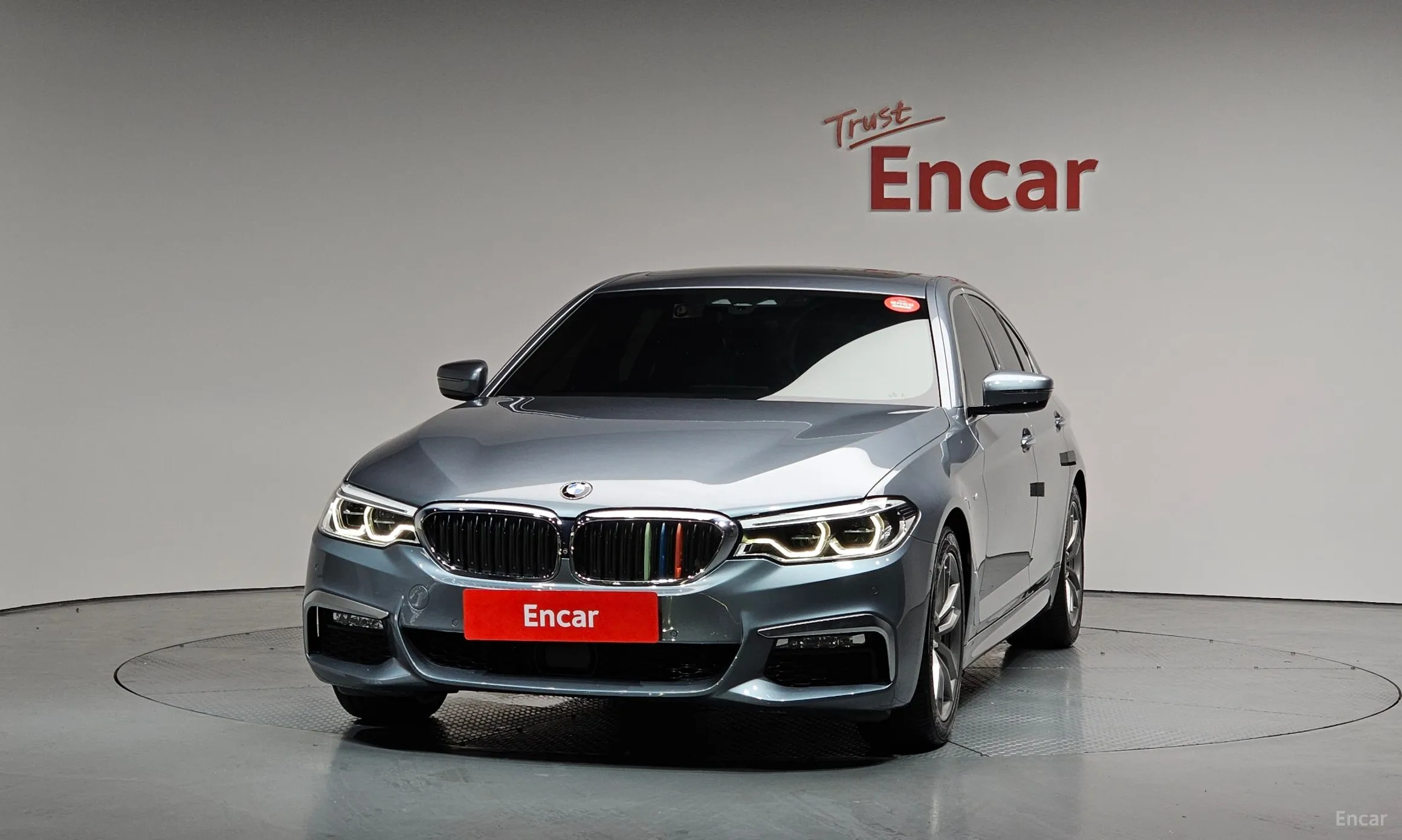 BMW 5 Series (G30) превью 2