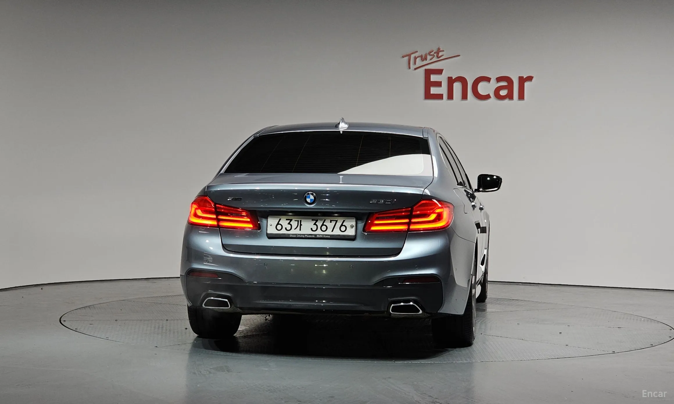 BMW 5 Series (G30) превью 3