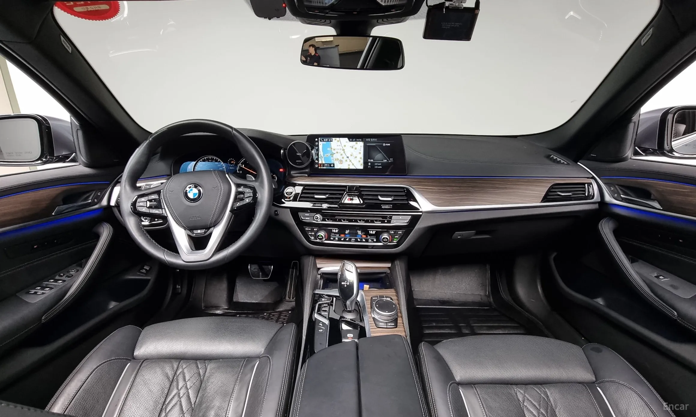BMW 5 Series (G30) превью 4