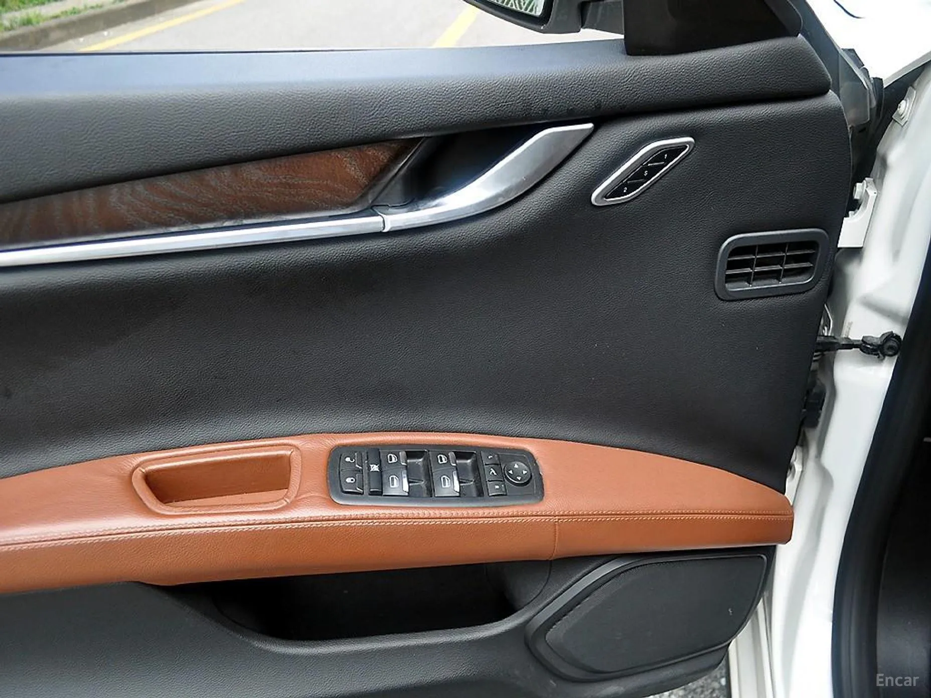 Maserati Ghibli превью 15