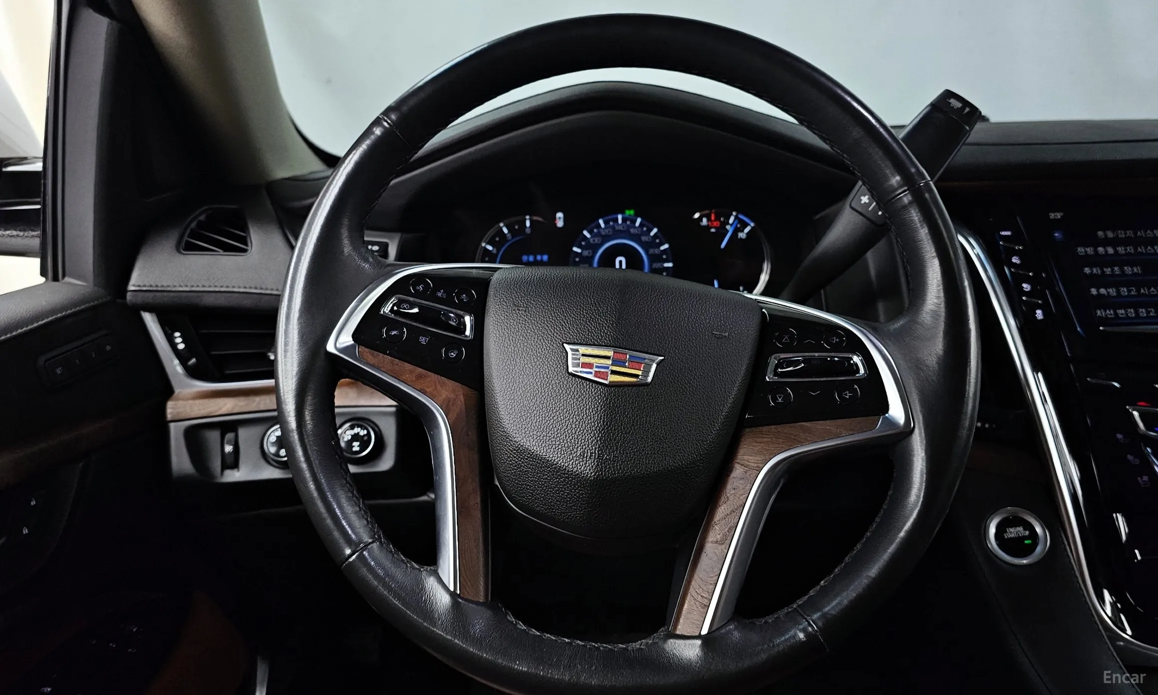 Cadillac Escalade превью 13