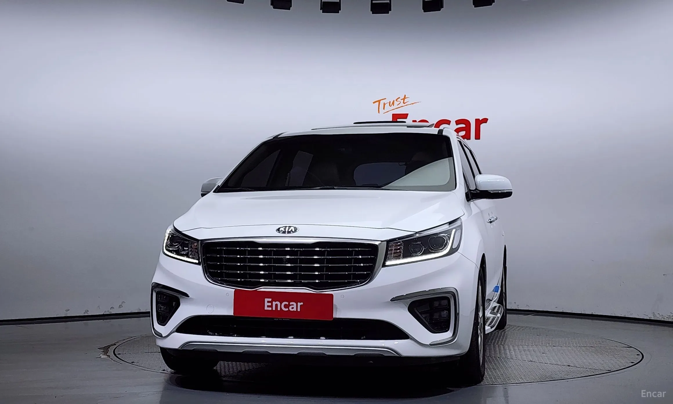 Kia Carnival превью 2