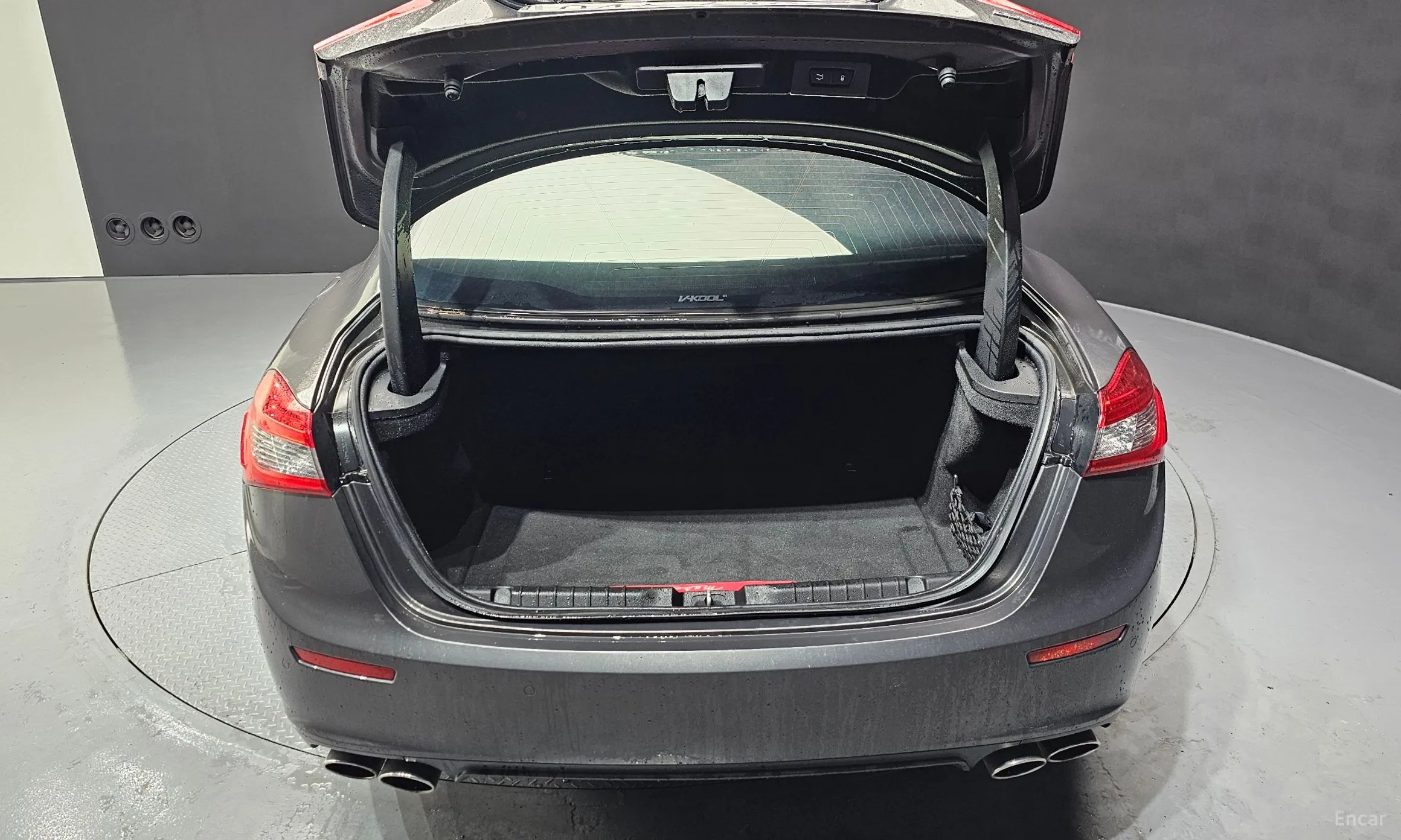 Maserati Ghibli превью 20