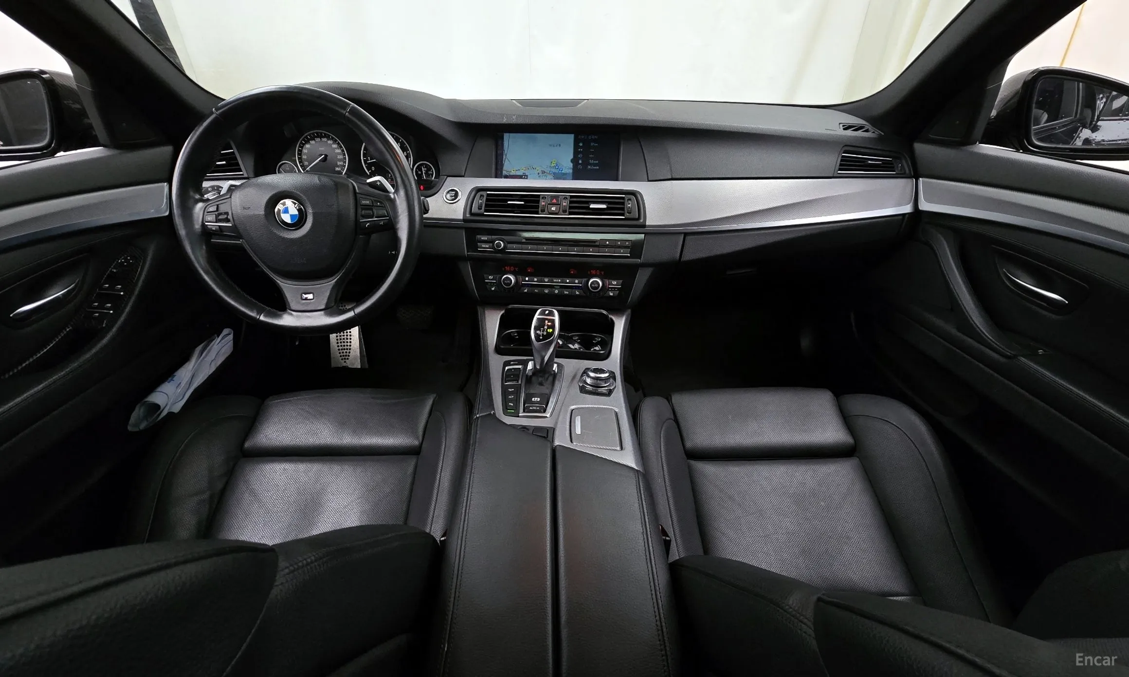 BMW 5 Series (F10) превью 4