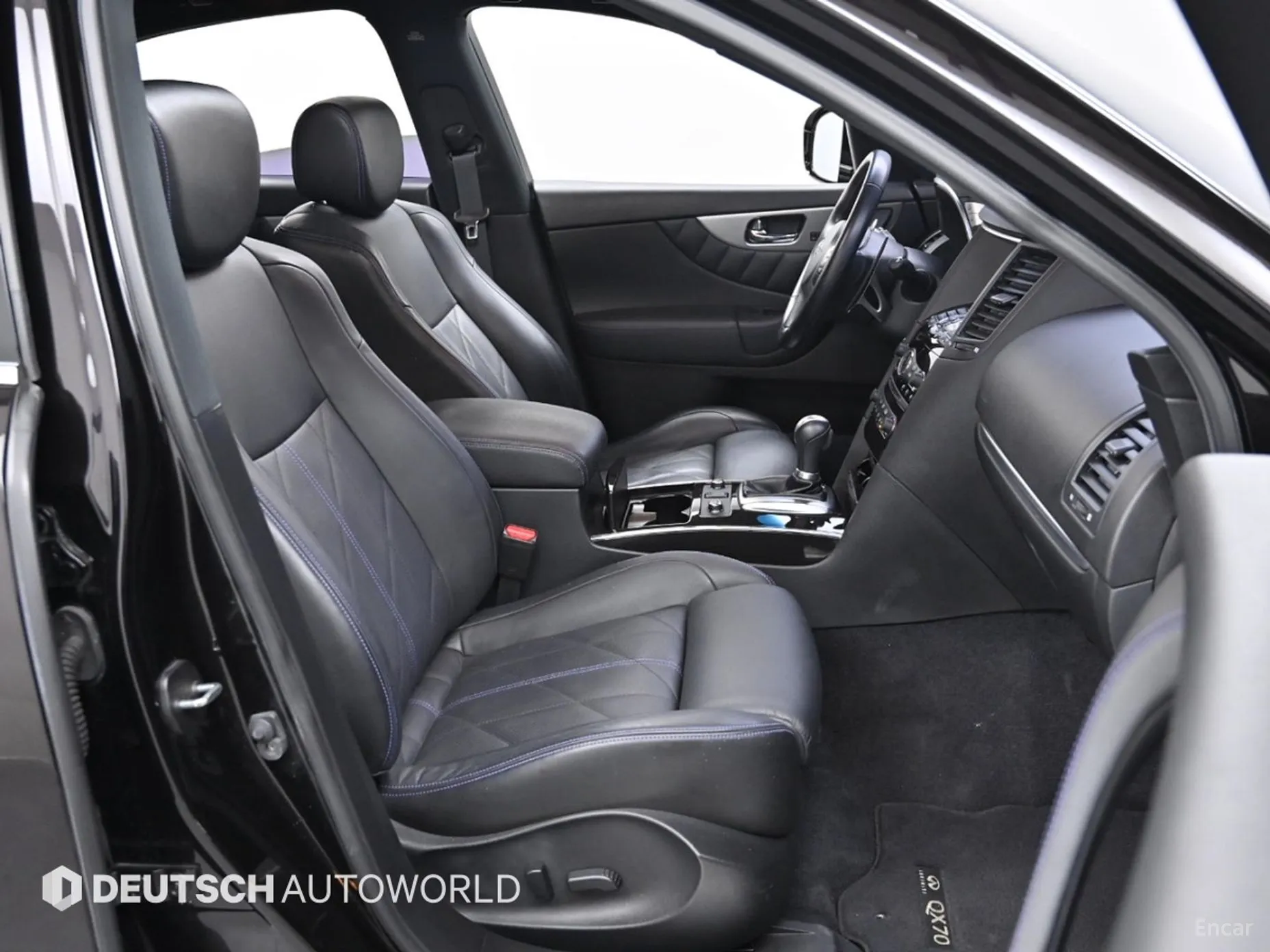 Infiniti QX70 превью 10