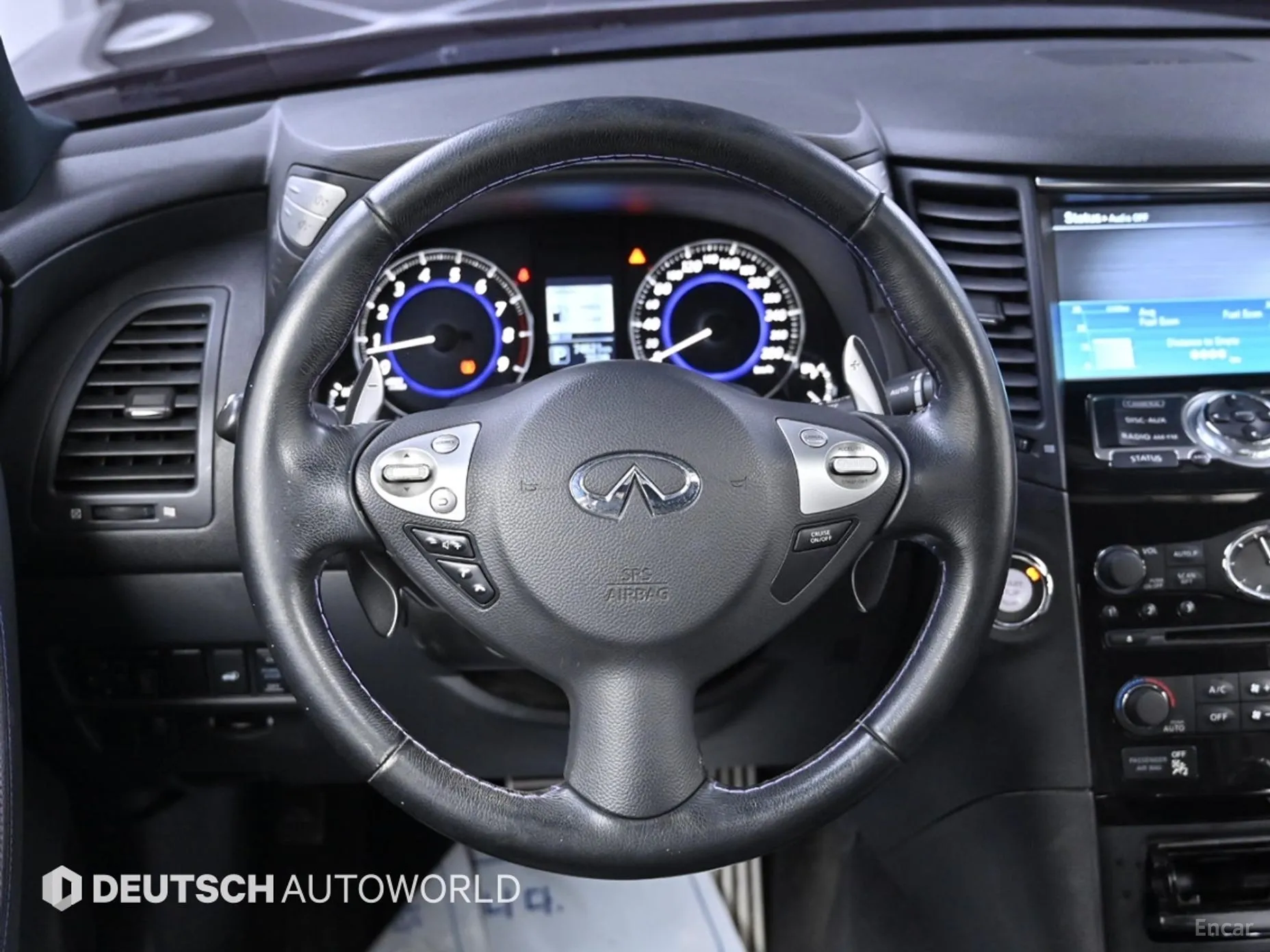 Infiniti QX70 превью 13