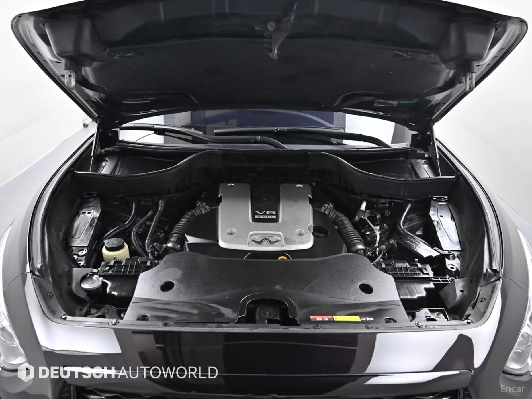 Infiniti QX70 превью 6
