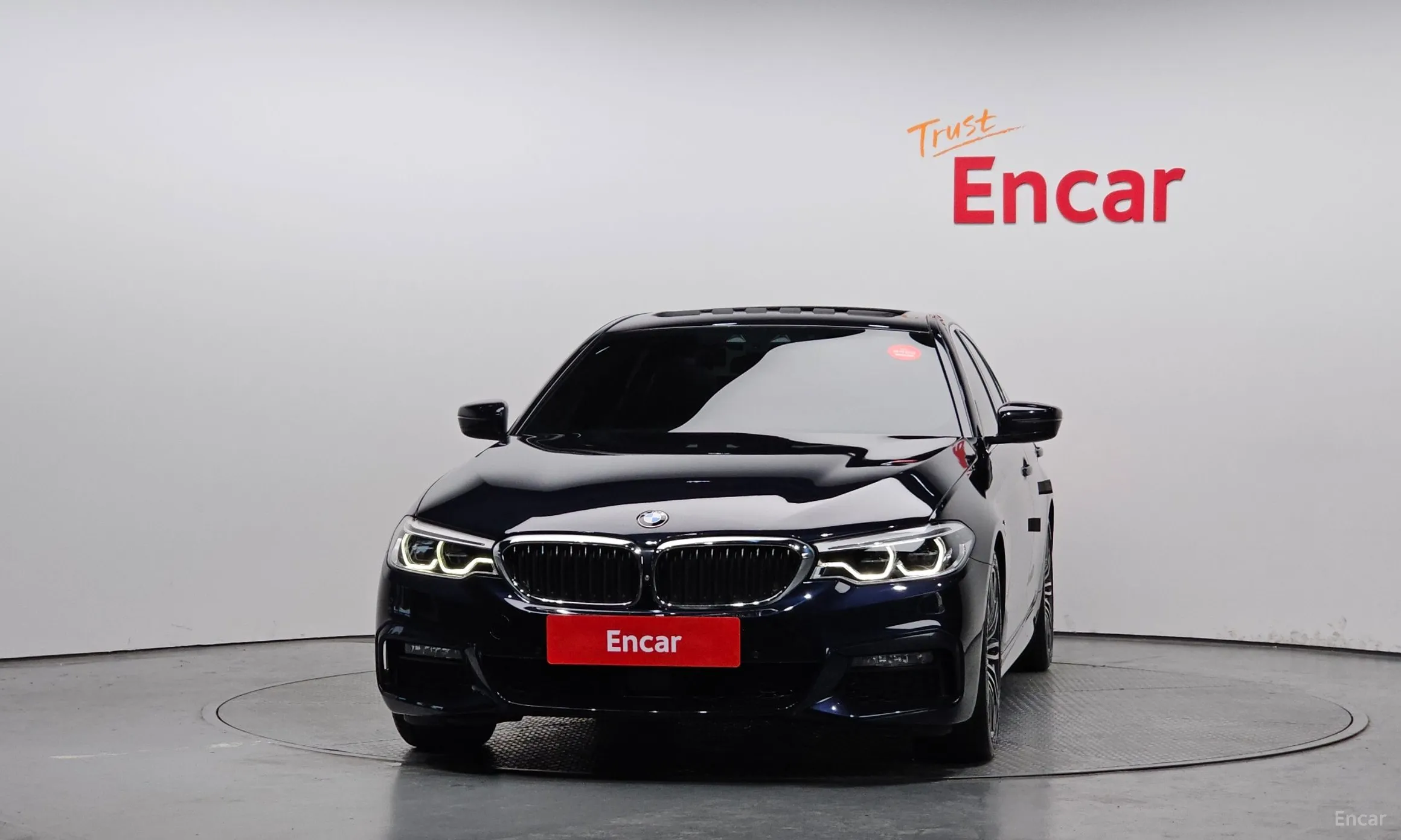 BMW 5 Series (G30) превью 2