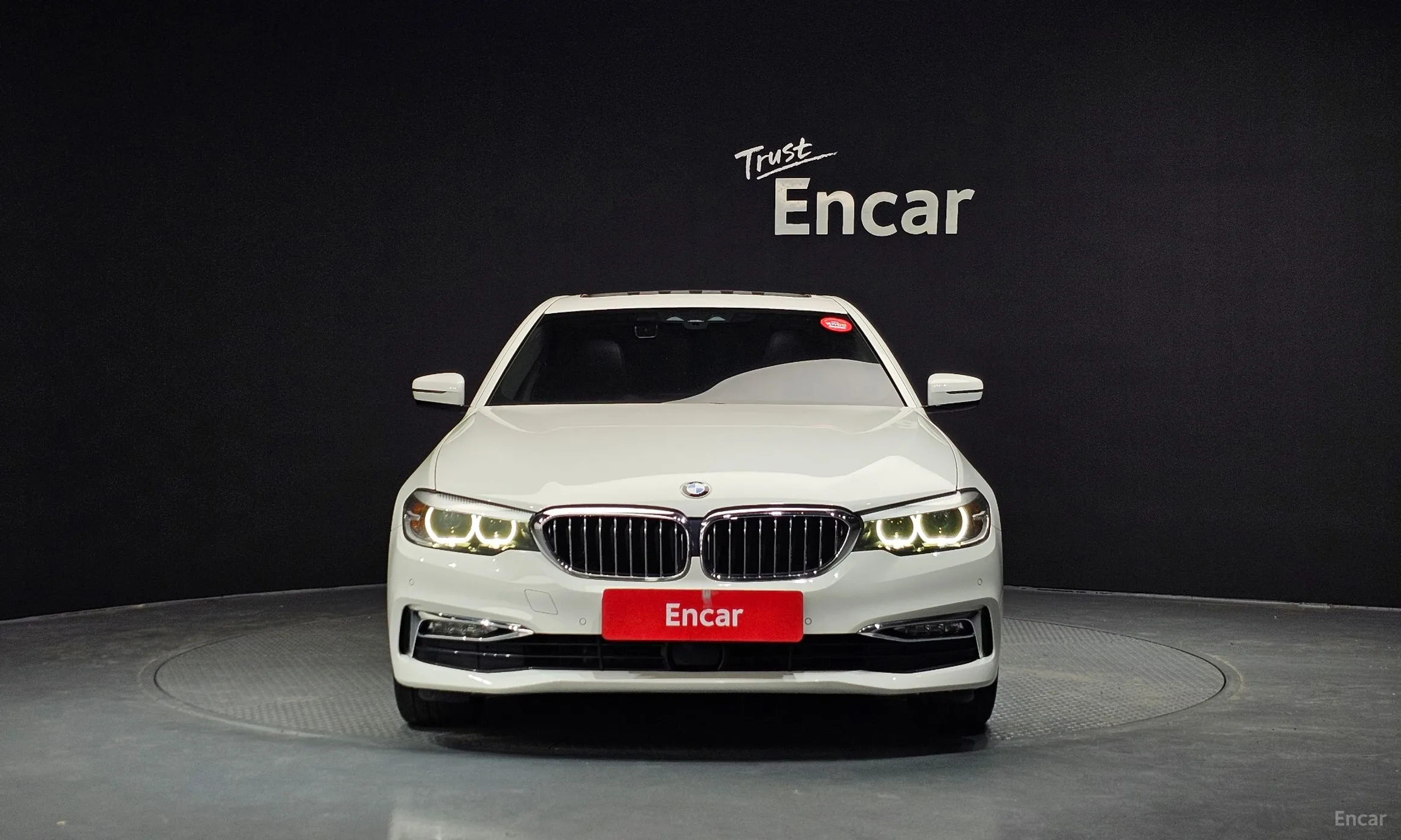 BMW 5 Series (G30) превью 2