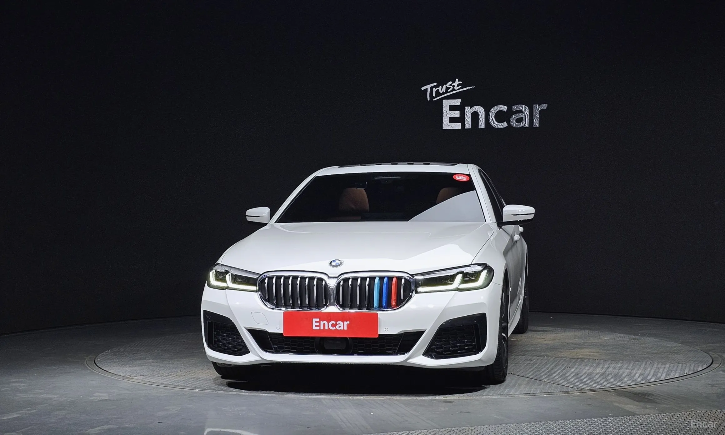 BMW 5 Series (G30) превью 2