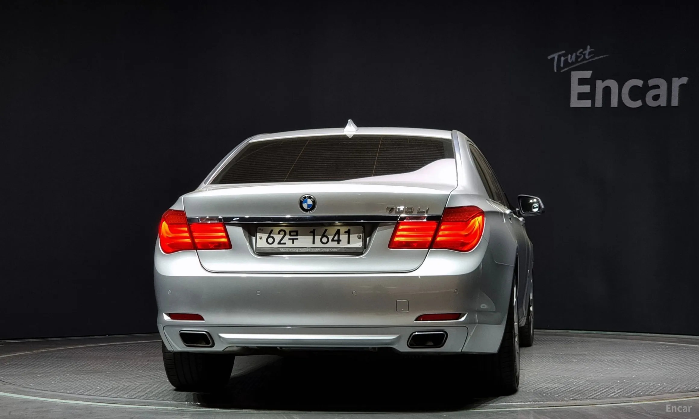 BMW 7 Series (F01) превью 3