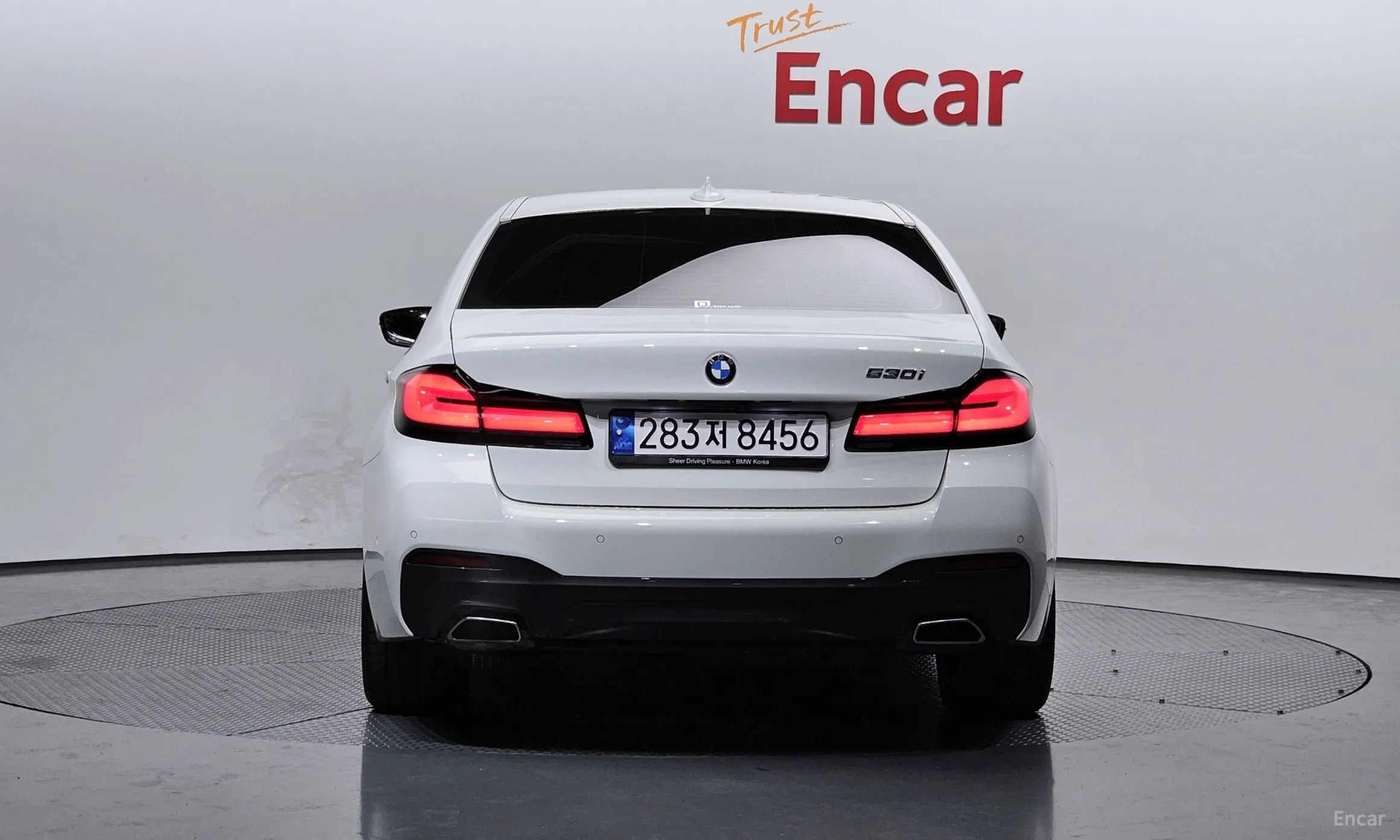 BMW 5 Series (G30) превью 3