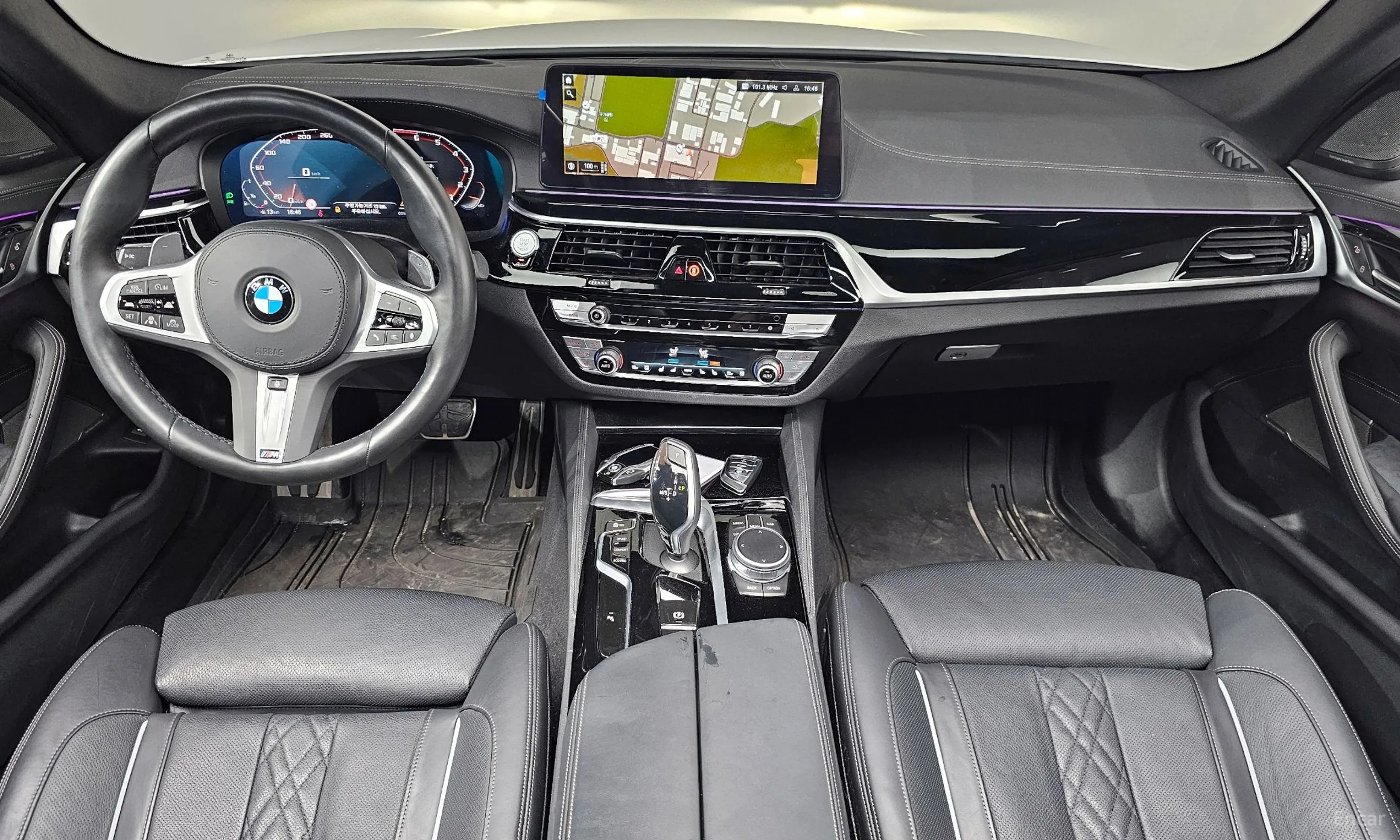 BMW 5 Series (G30) превью 4