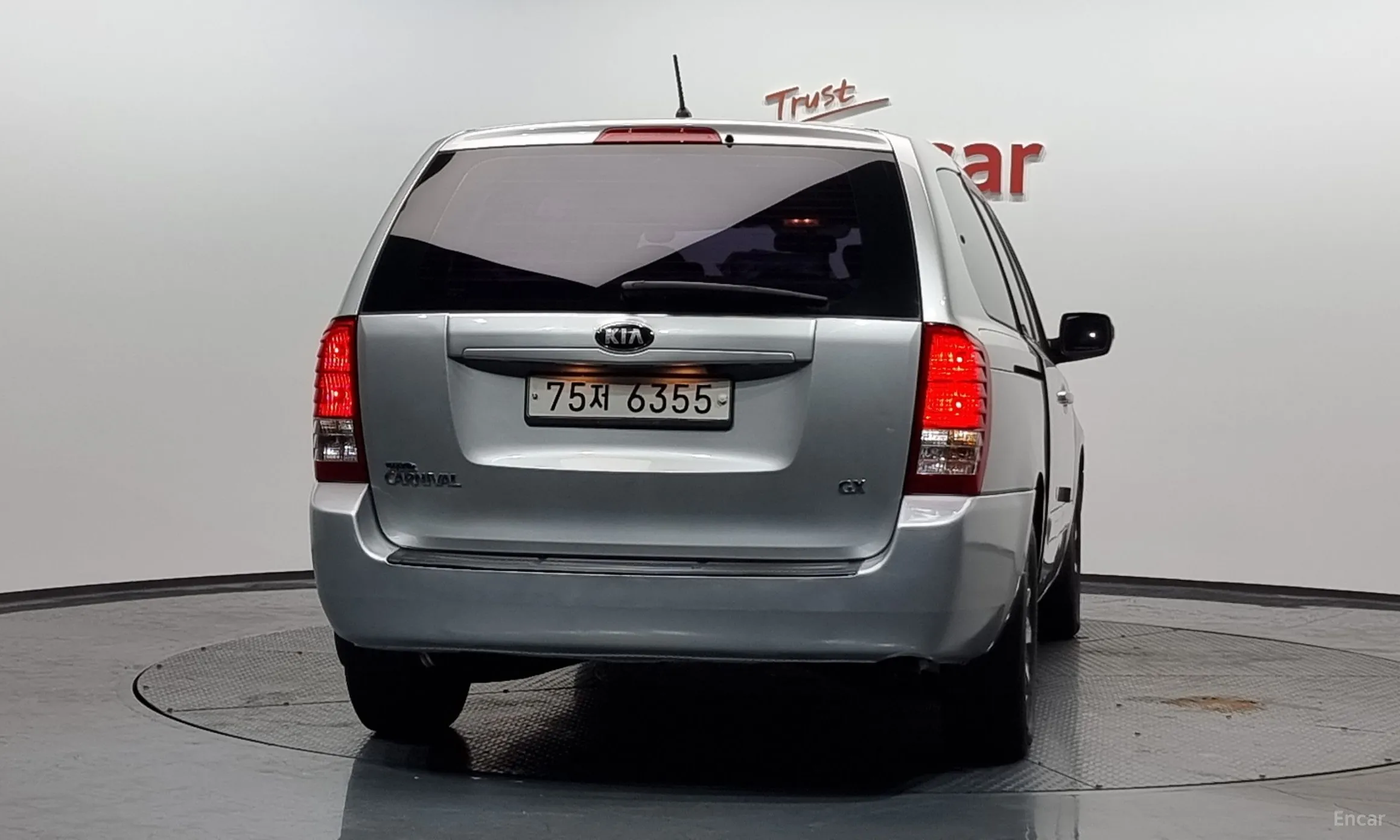 Kia Carnival R превью 3