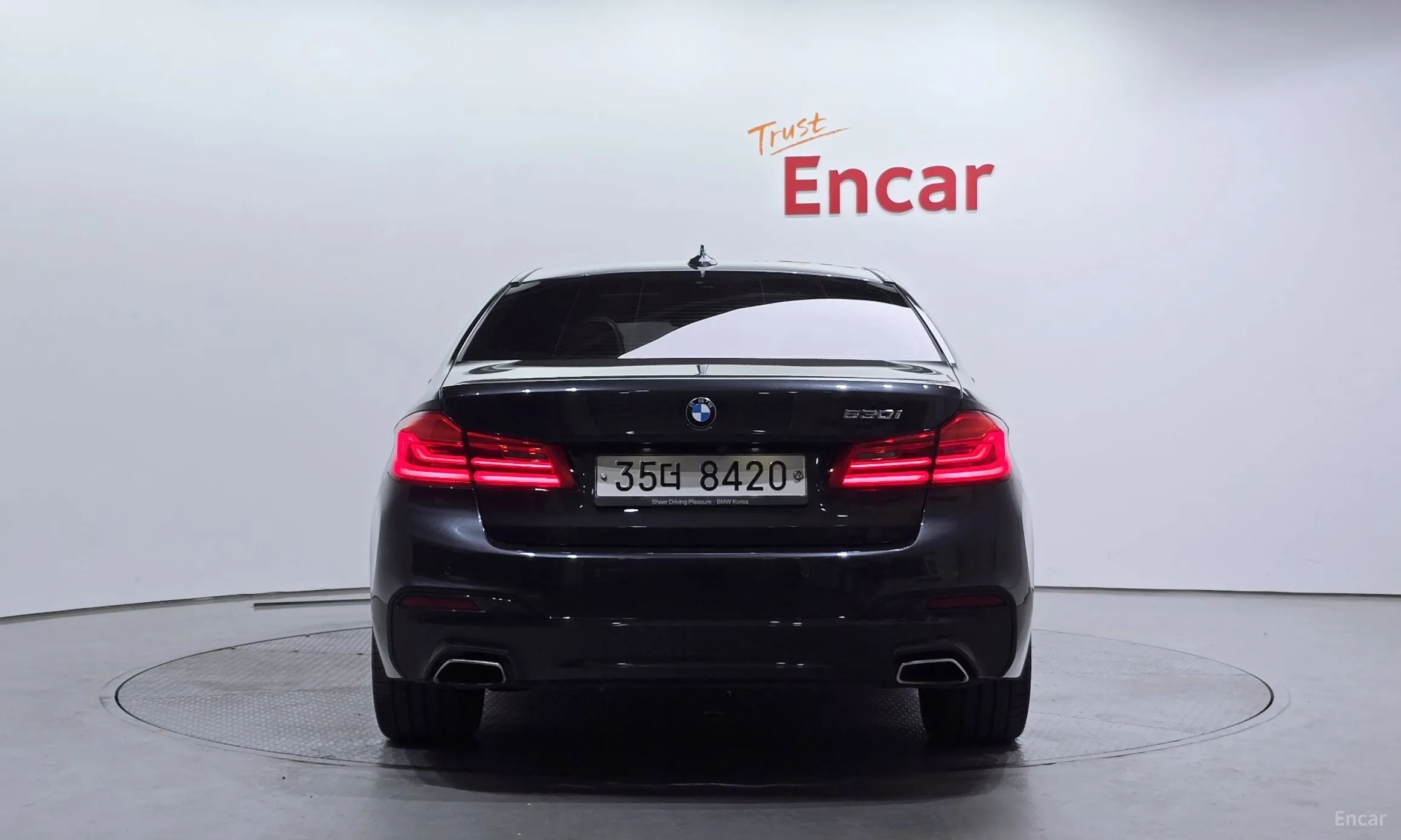 BMW 5 Series (G30) превью 3