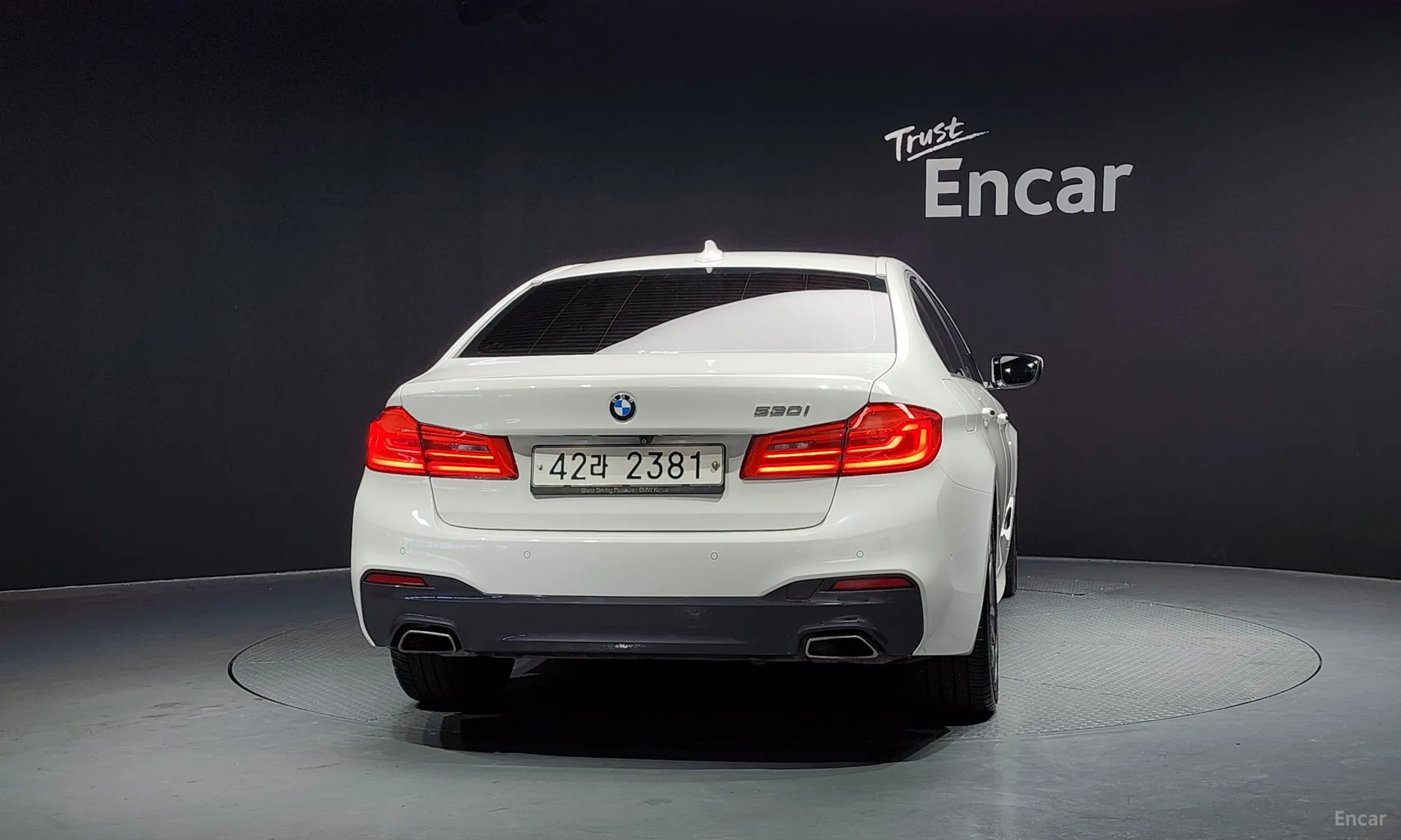 BMW 5 Series (G30) превью 3