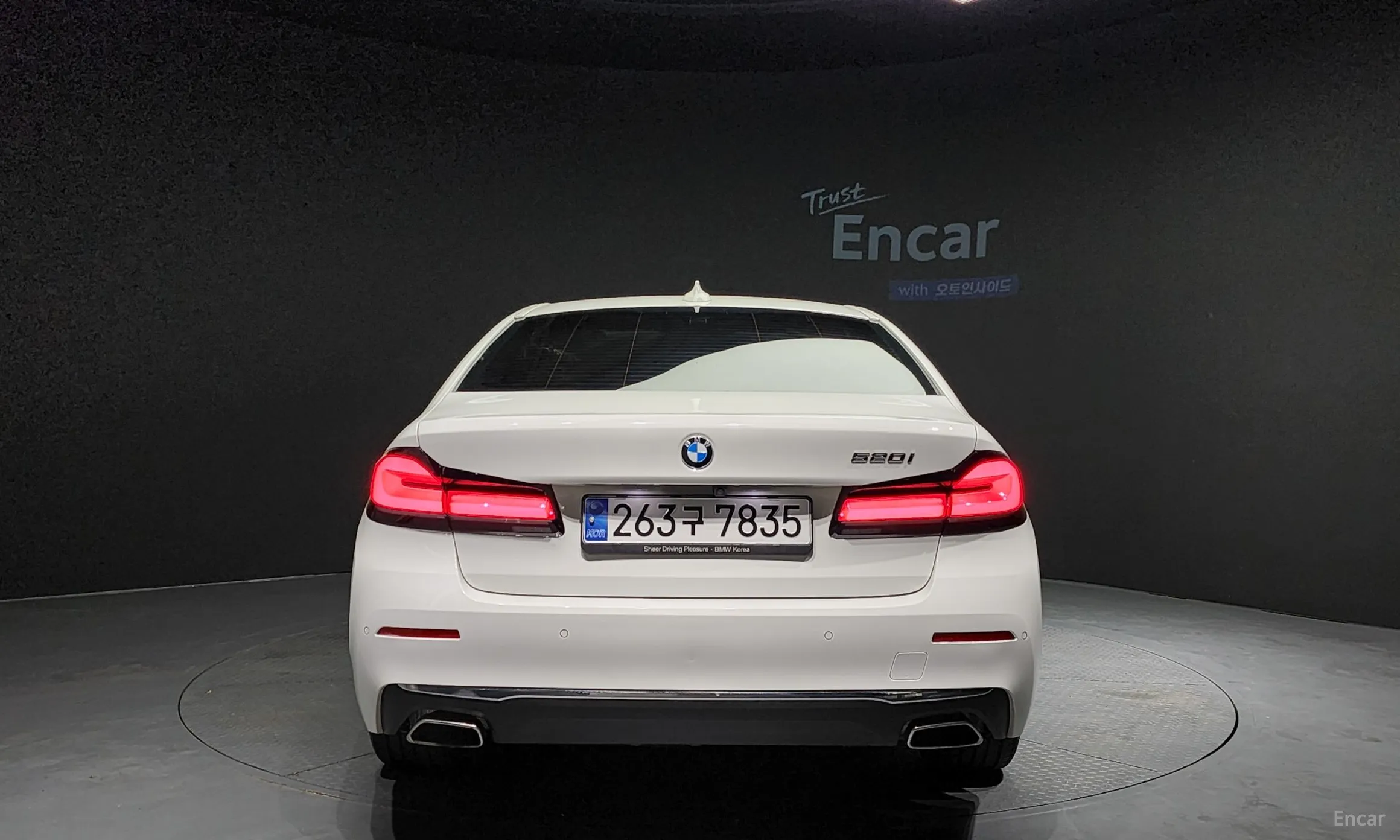 BMW 5 Series (G30) превью 3